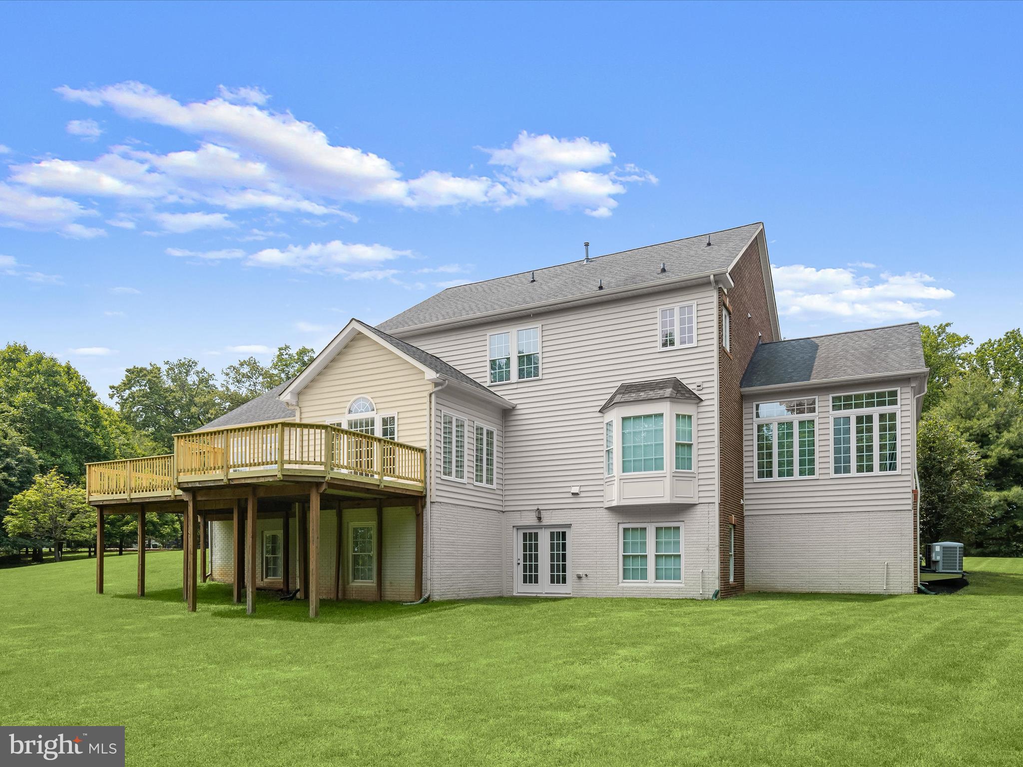 HALL SHOP MANOR - Residential