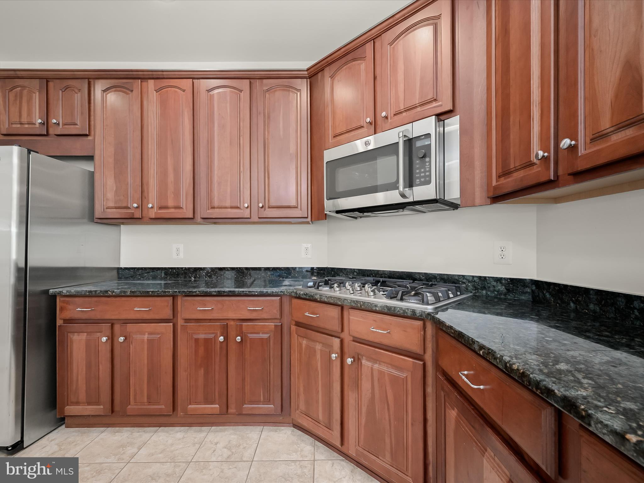 HALL SHOP MANOR - Residential