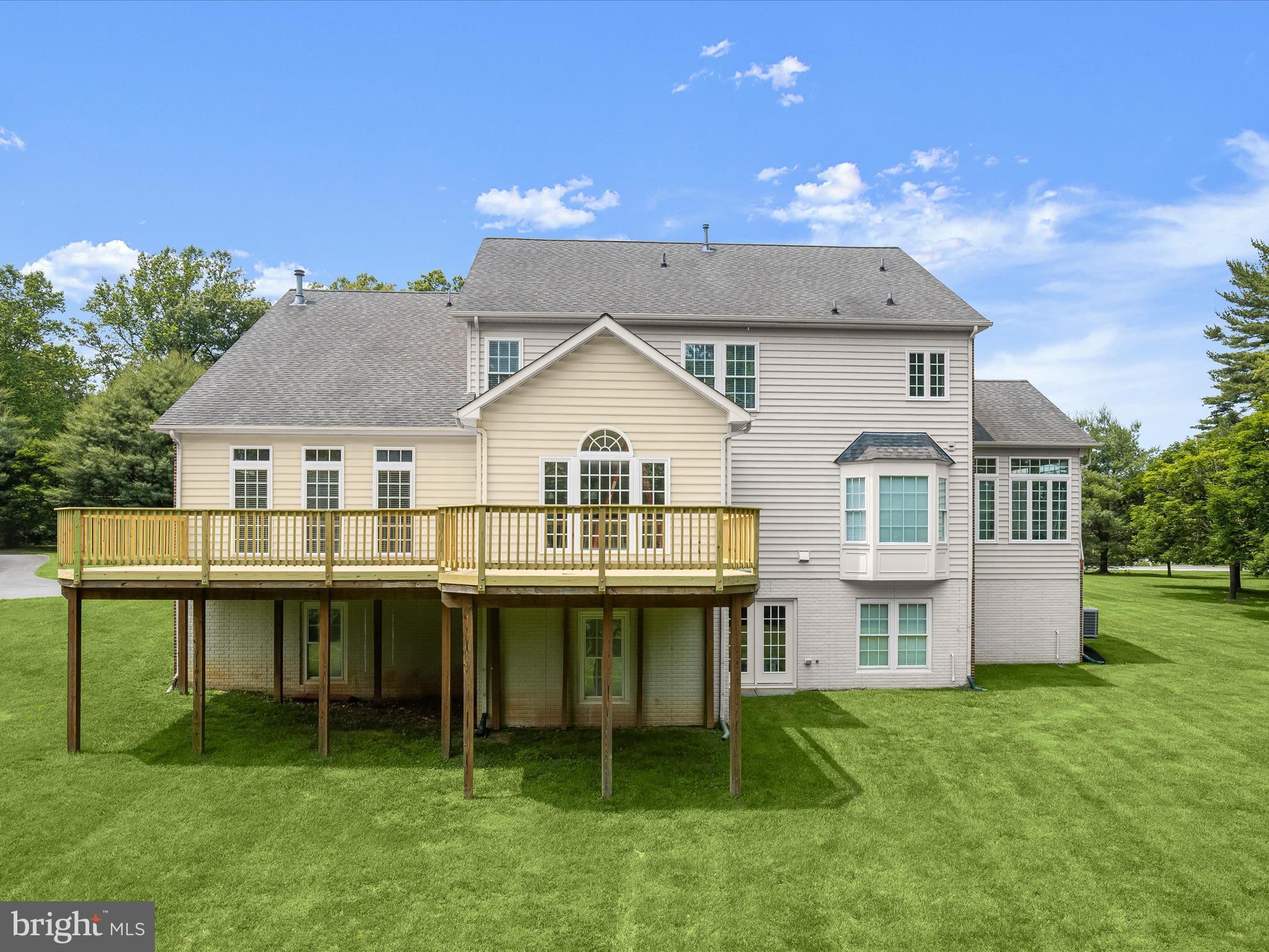 HALL SHOP MANOR - Residential