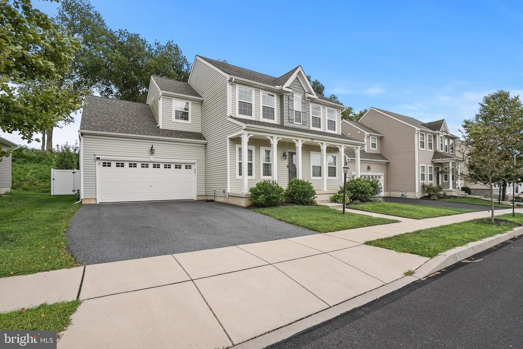 Photo of 58 HONEYSUCKLE DR, MARIETTA, PA 17547 (MLS # PALA2038550)