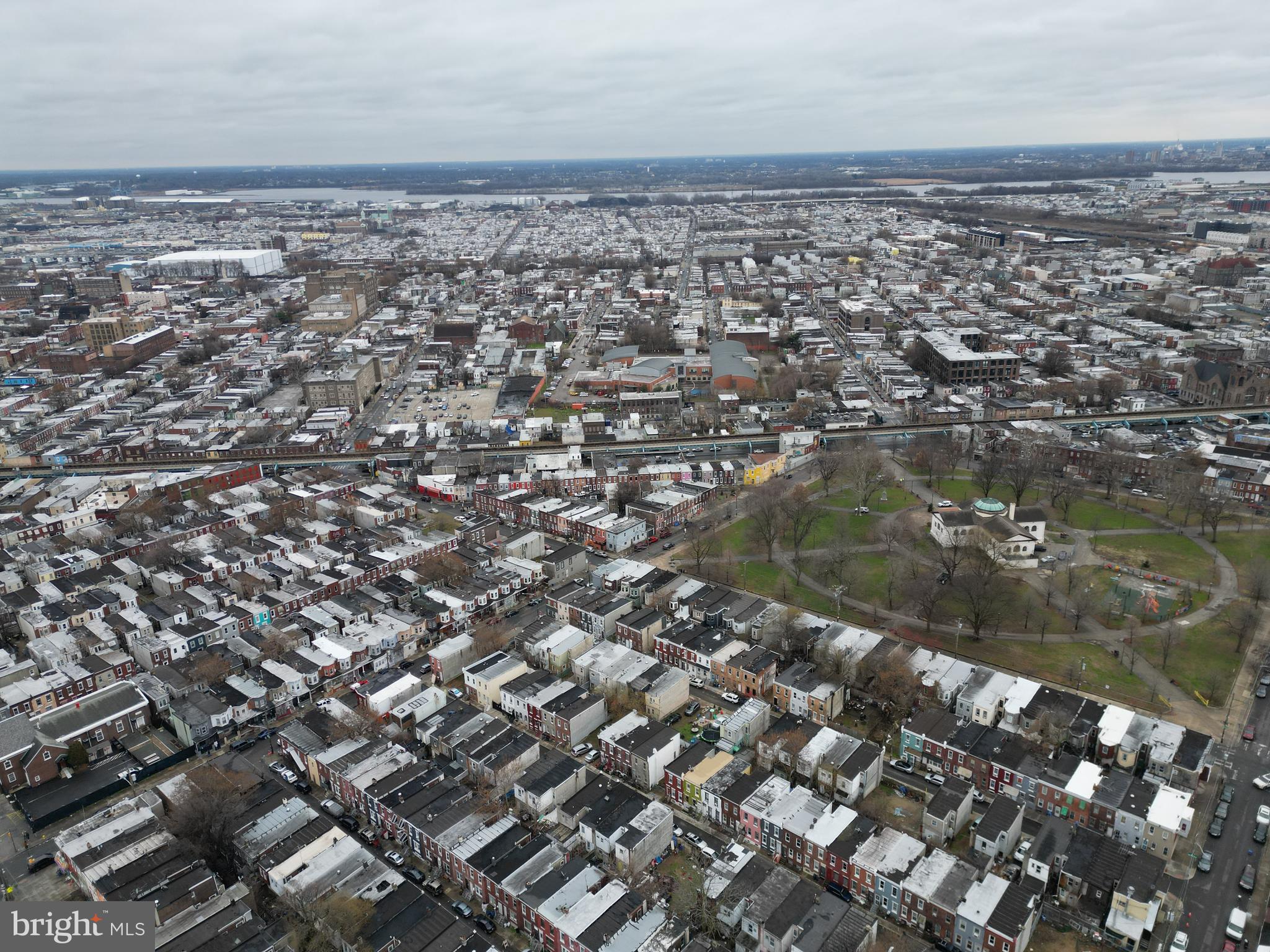 631 E LIPPINCOTT STREET