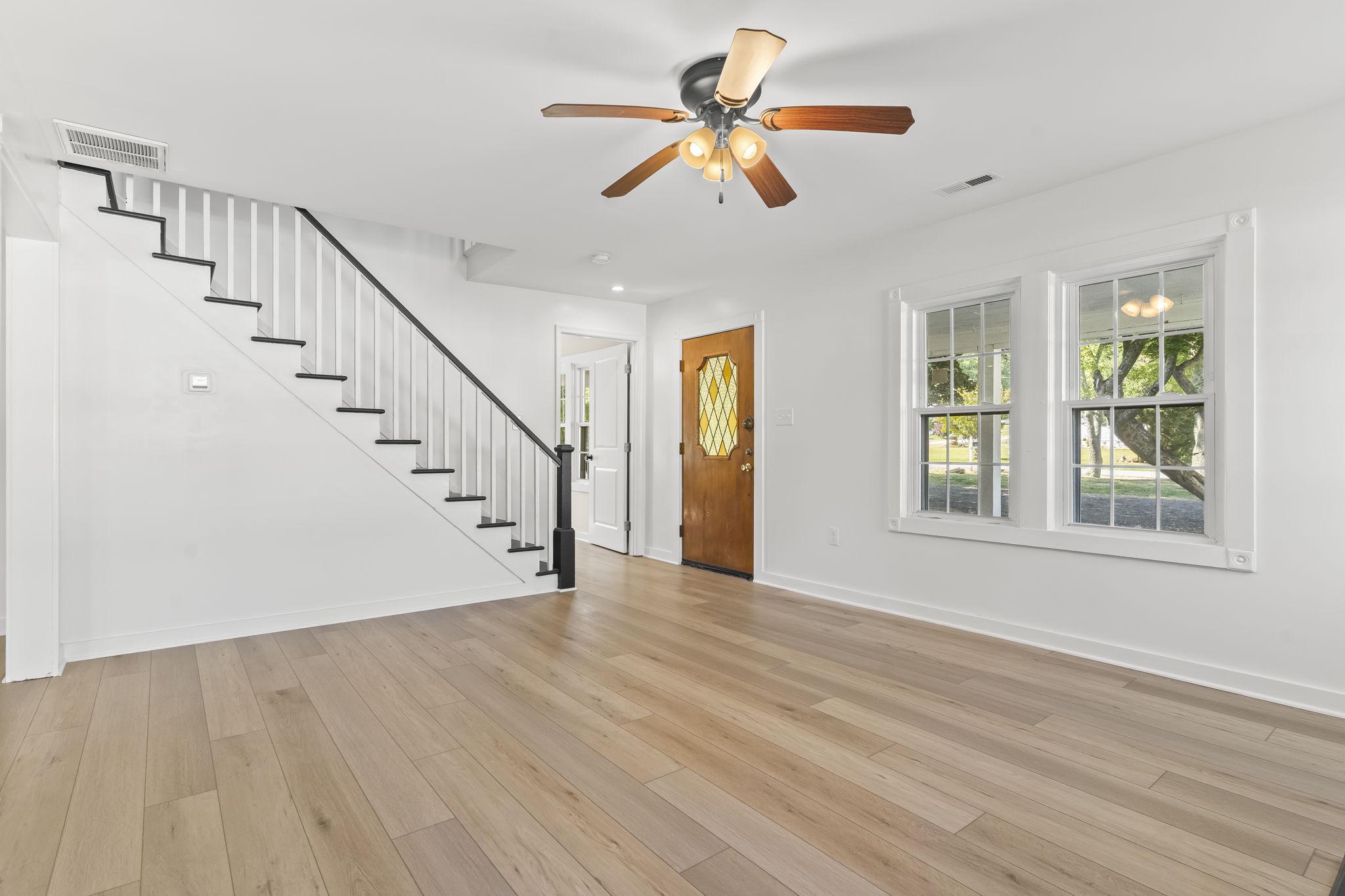 HOLLYWOOD SHORES - Residential