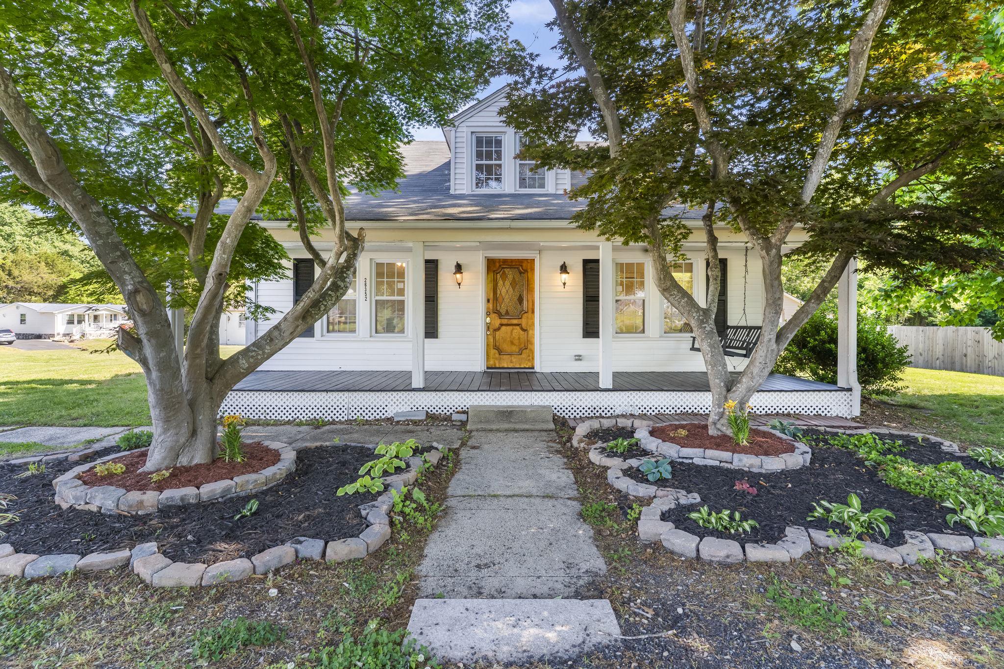 HOLLYWOOD SHORES - Residential