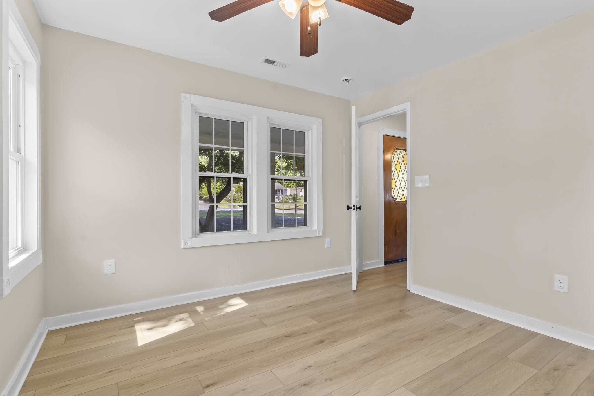 HOLLYWOOD SHORES - Residential