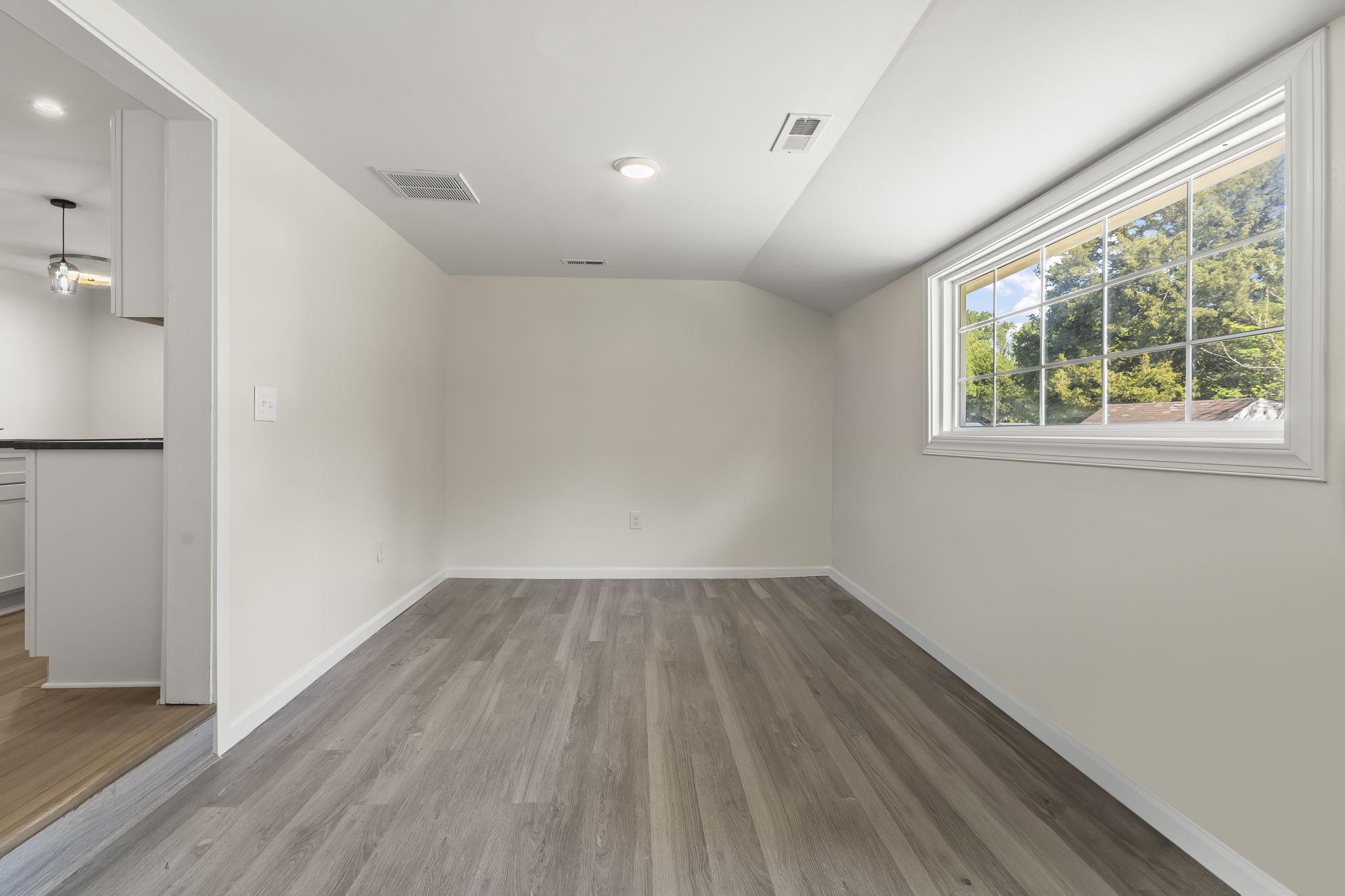 HOLLYWOOD SHORES - Residential