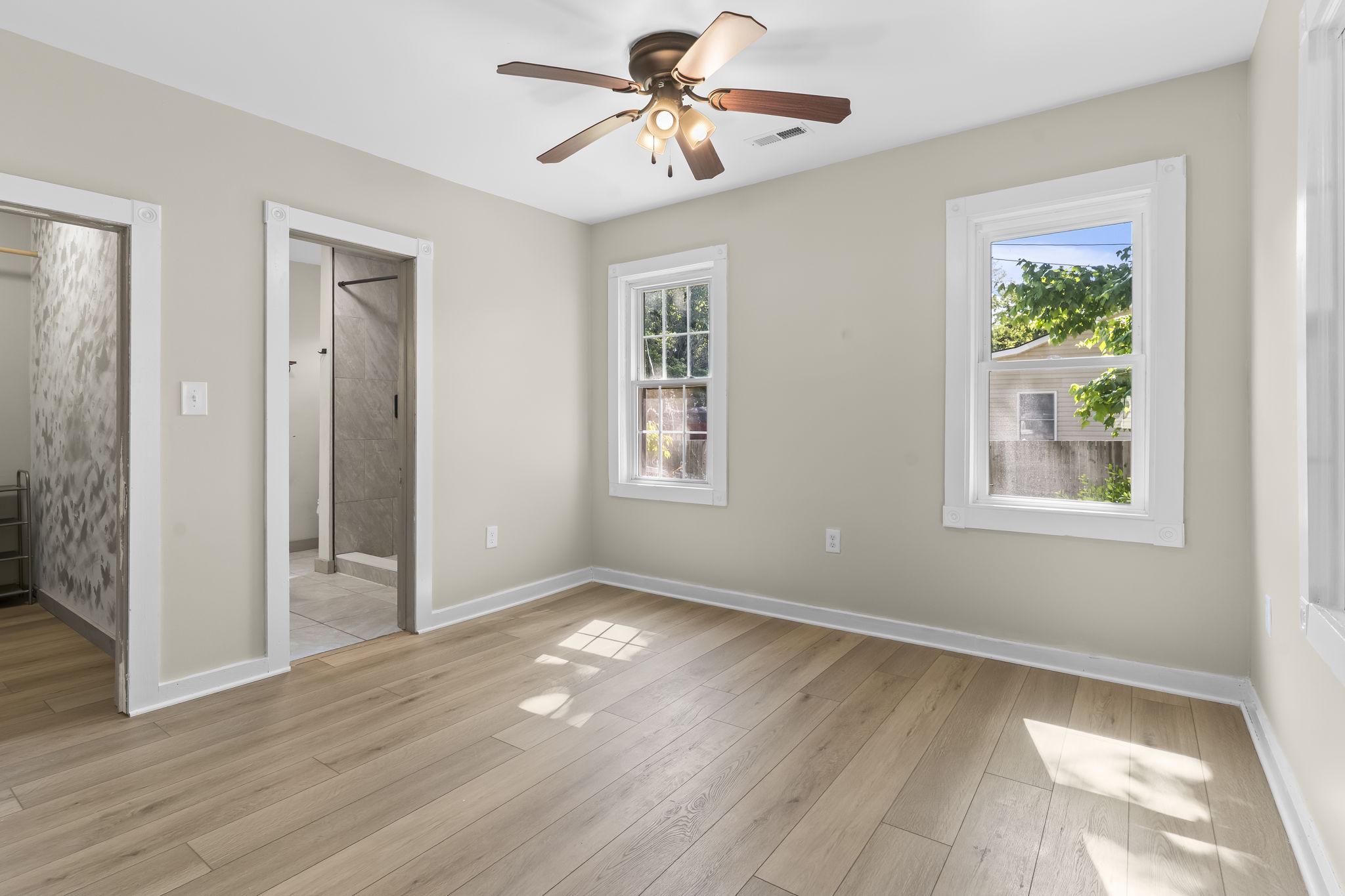 HOLLYWOOD SHORES - Residential