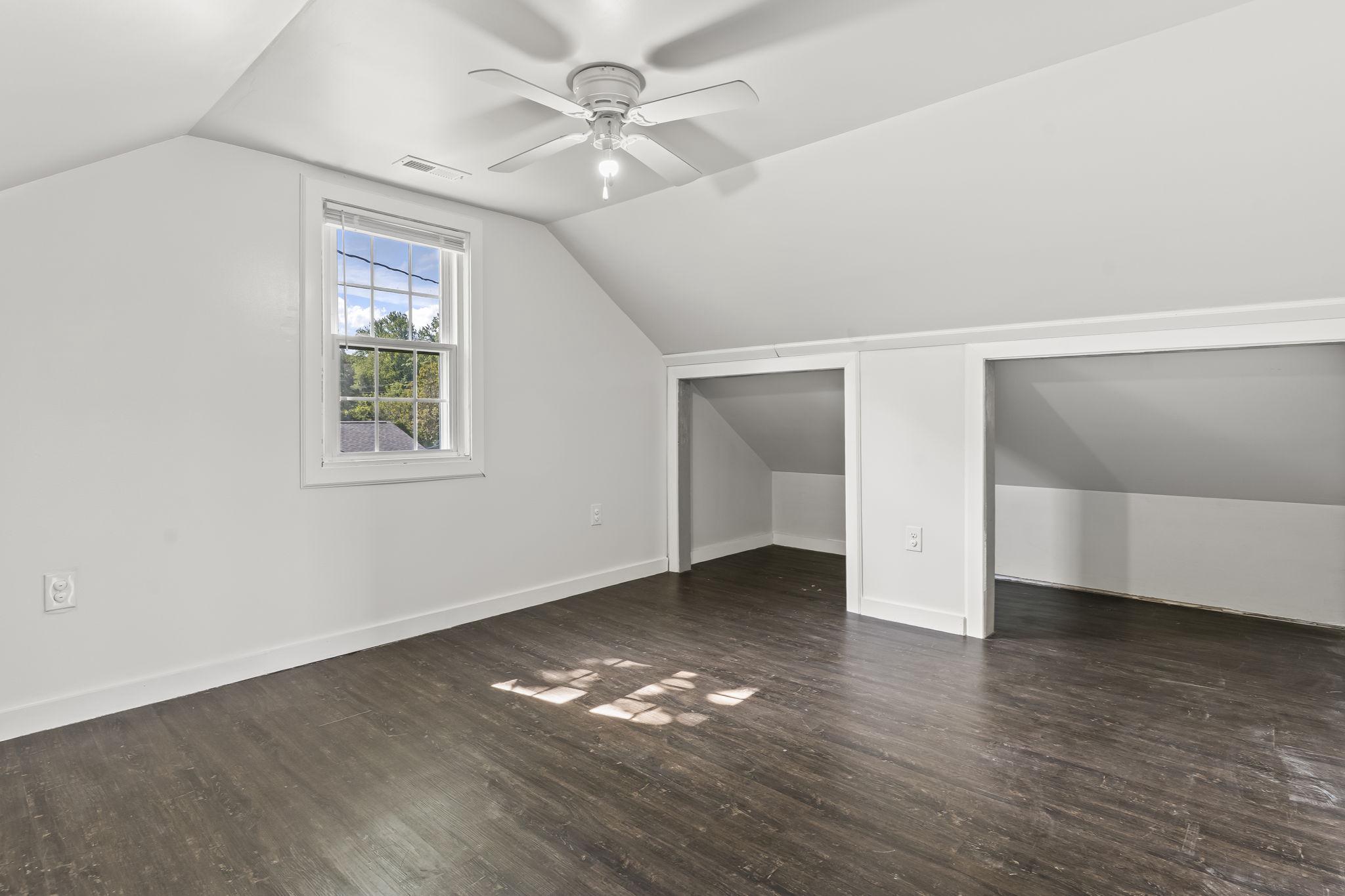 HOLLYWOOD SHORES - Residential