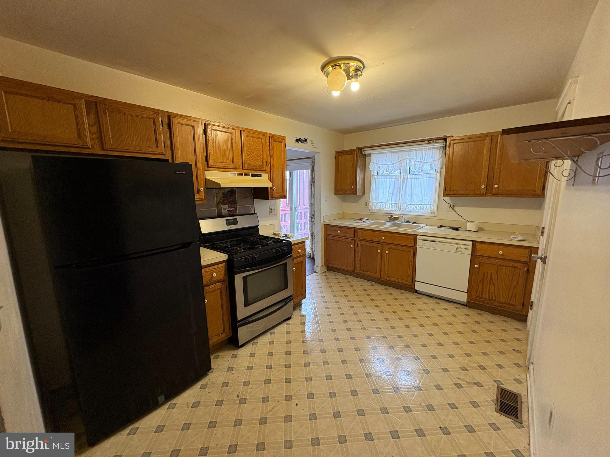 KENLY SQUARE - Residential