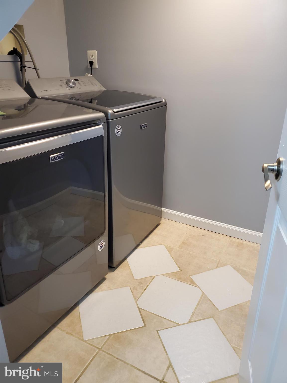 RANDOLPH HILLS - Residential Lease