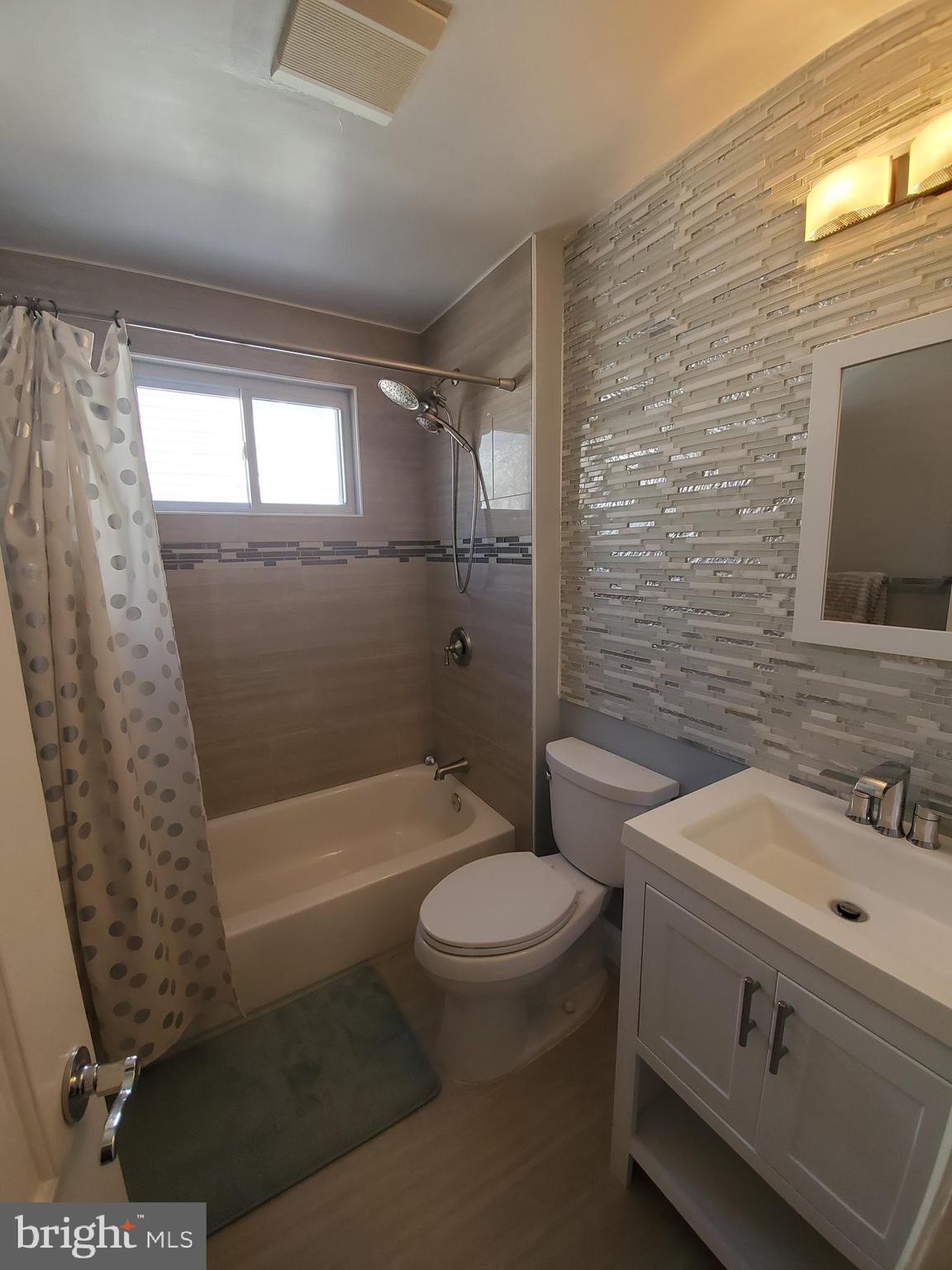 RANDOLPH HILLS - Residential Lease