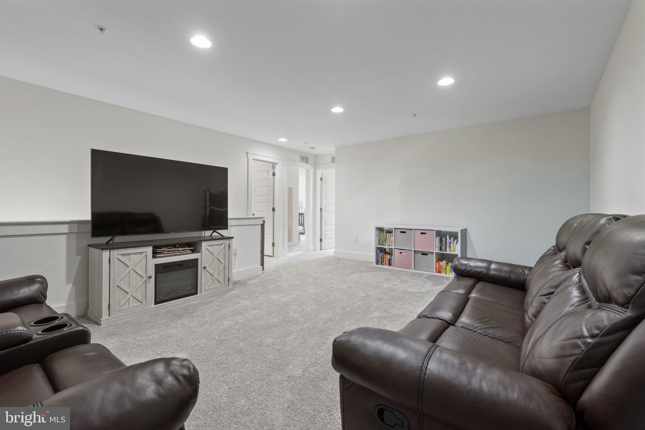 MAYAPPLE WOODS - Residential