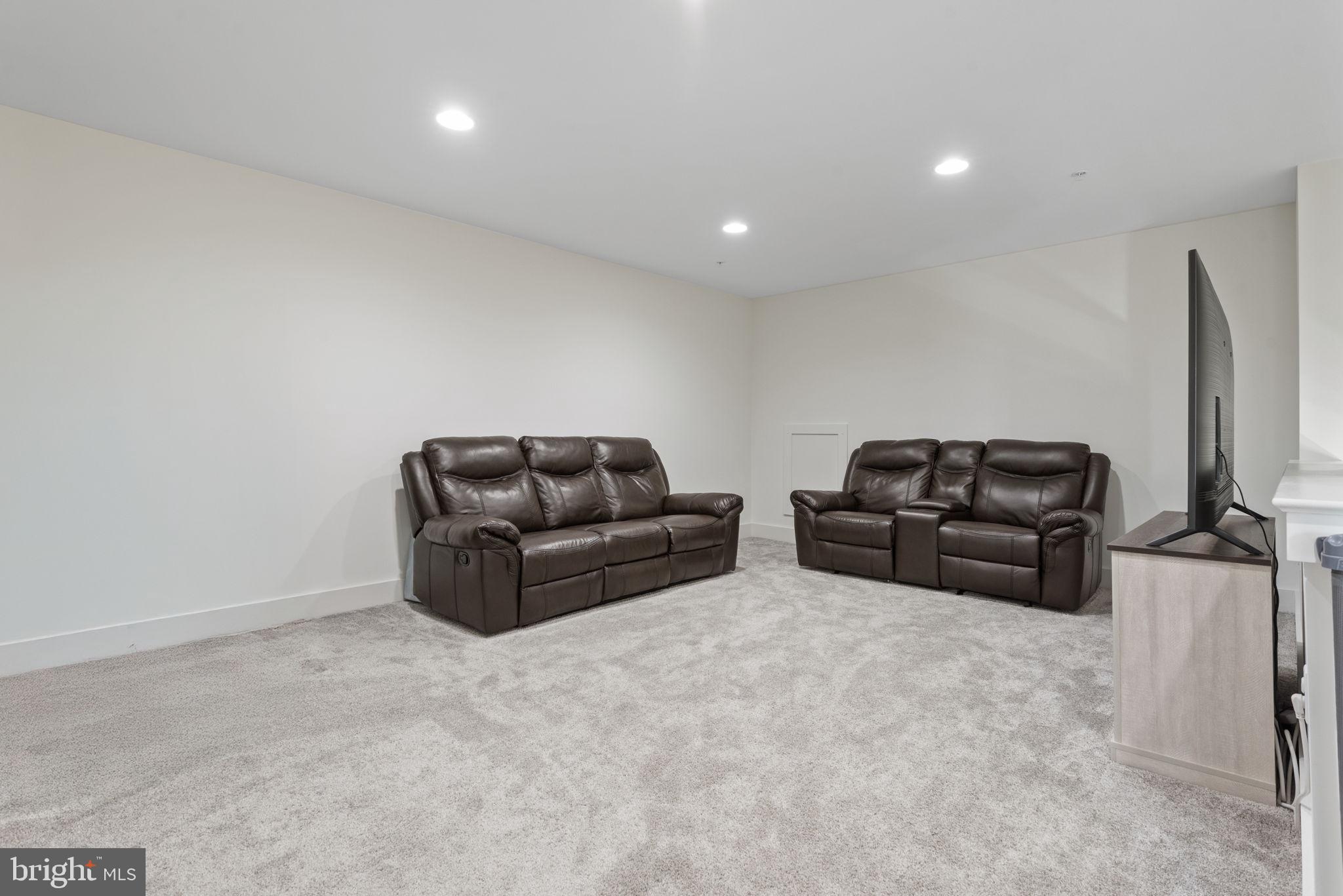 MAYAPPLE WOODS - Residential