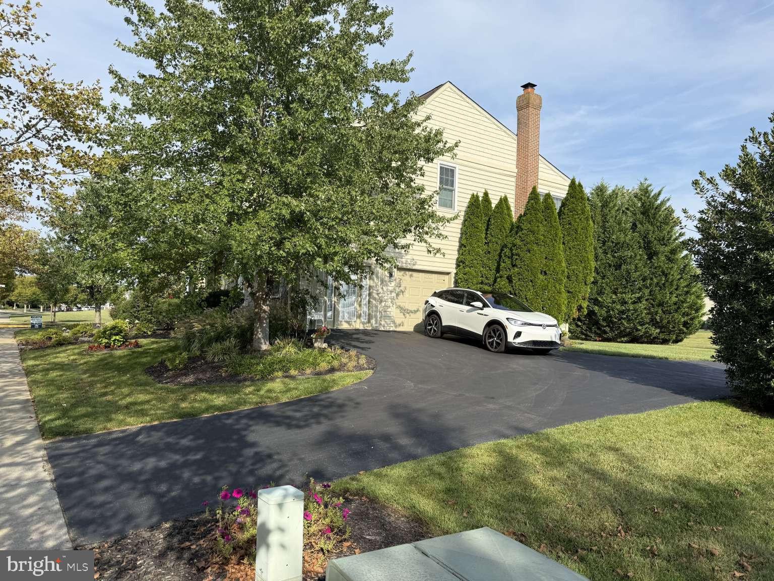 448 SPRING HOLLOW DRIVE