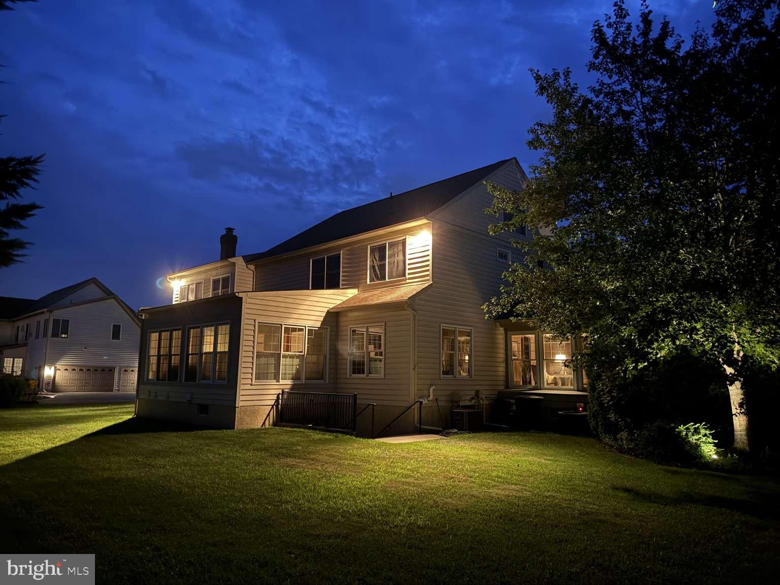 448 SPRING HOLLOW DRIVE