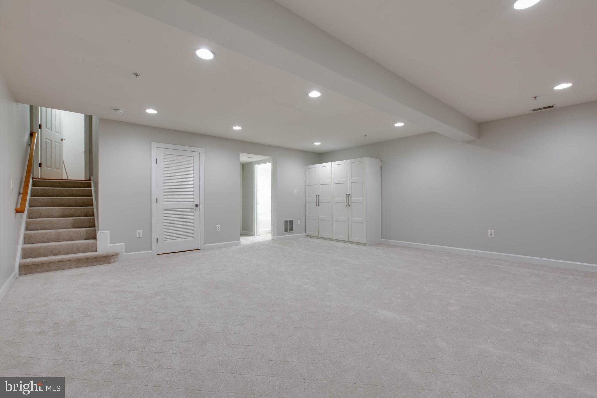 VILLAGES OF DORCHESTER - Residential Lease