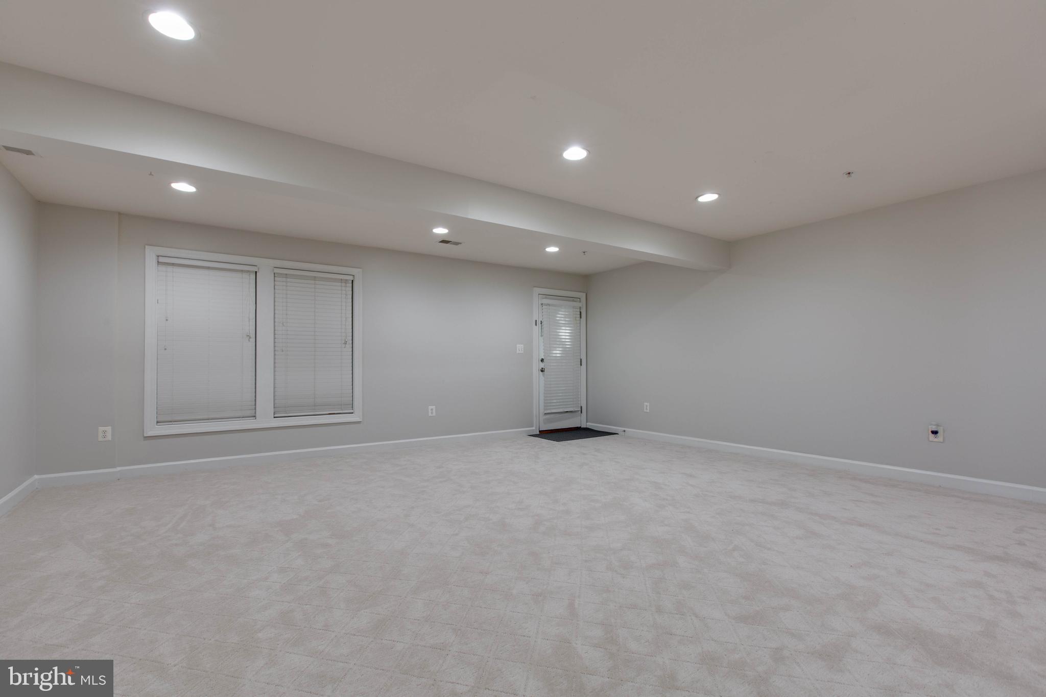 VILLAGES OF DORCHESTER - Residential Lease