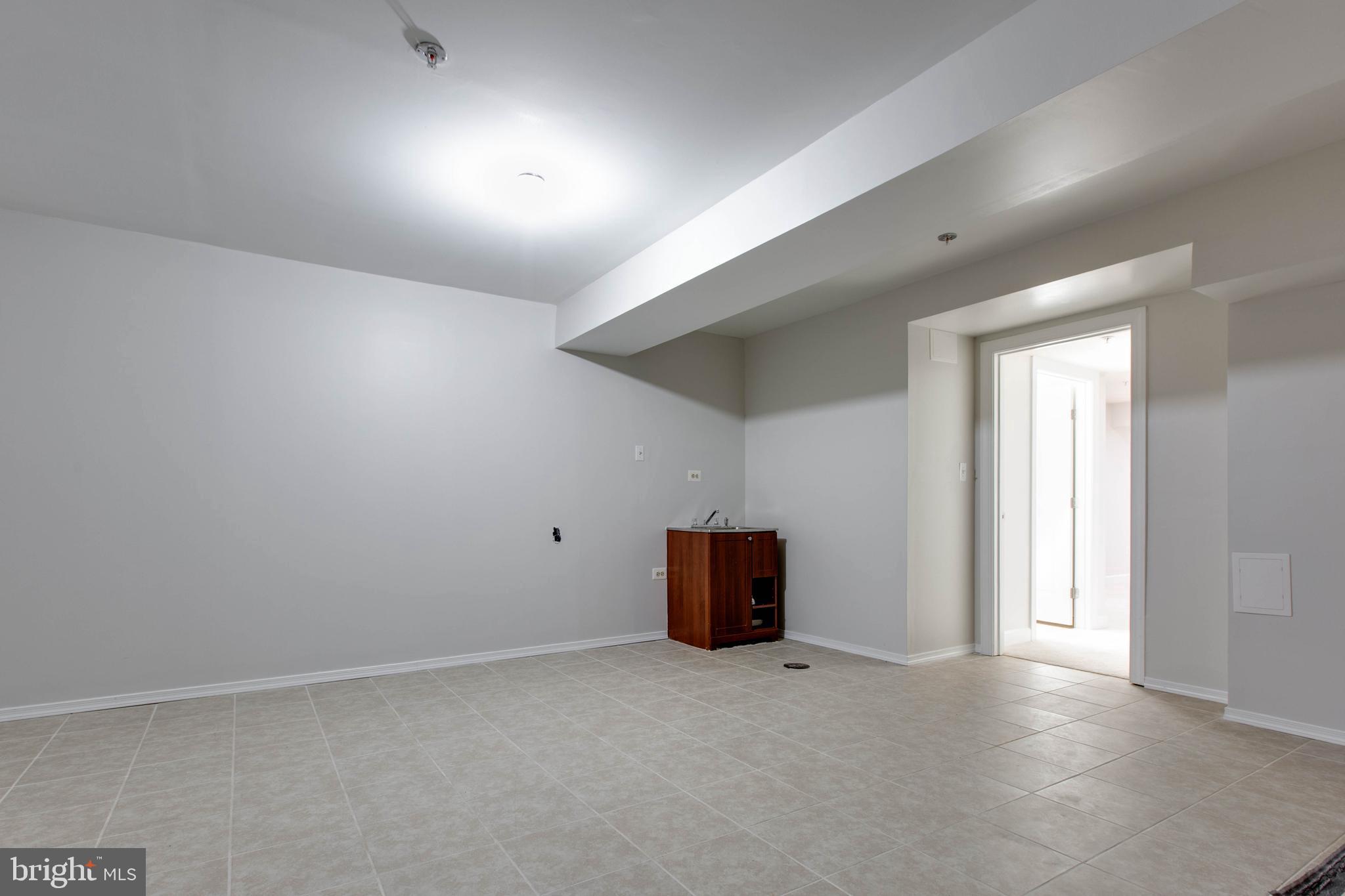 VILLAGES OF DORCHESTER - Residential Lease