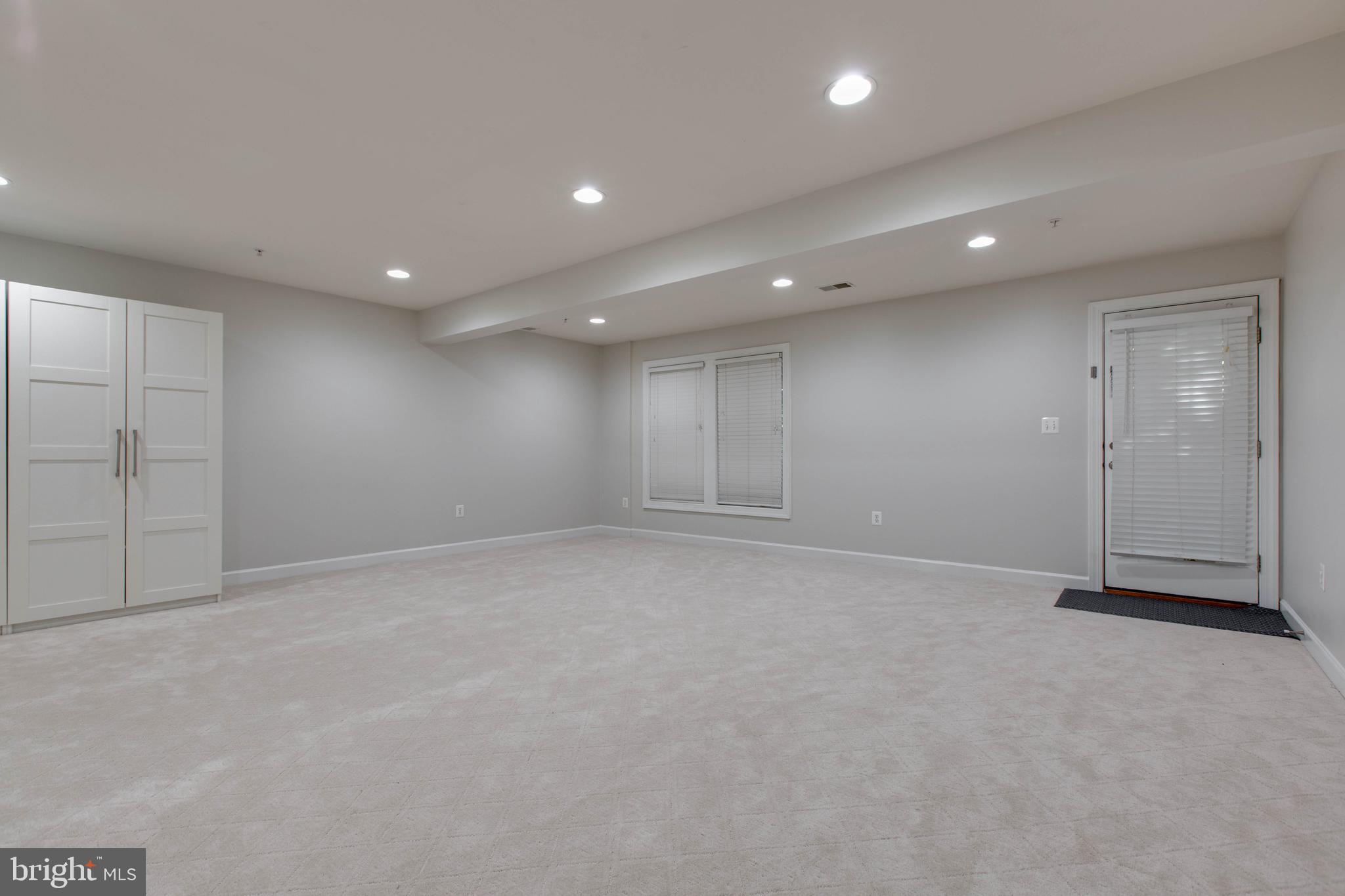 VILLAGES OF DORCHESTER - Residential Lease