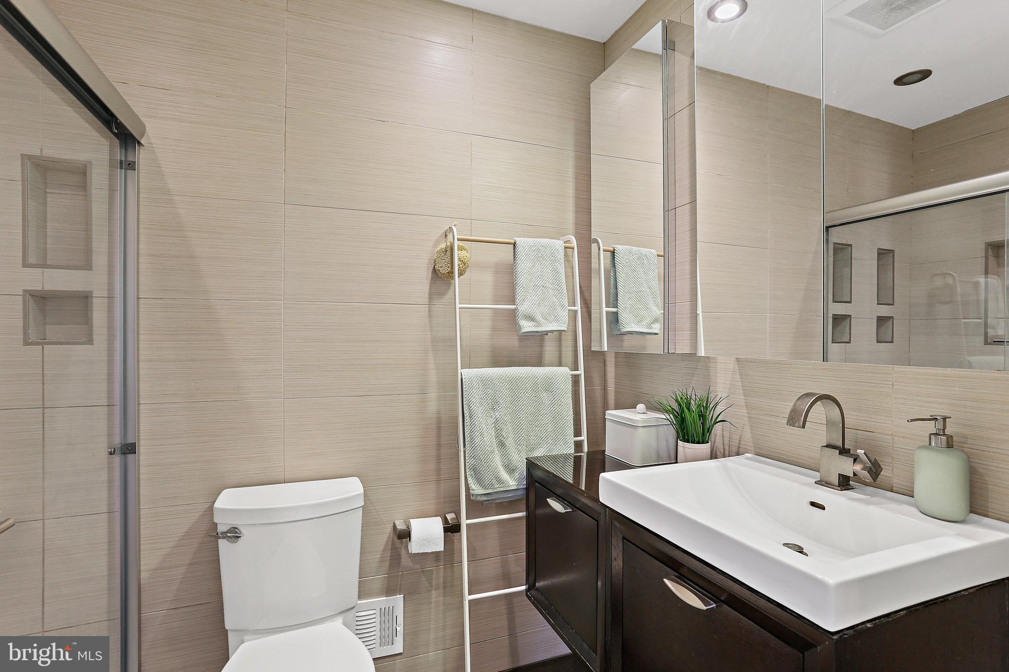 MANOR WOODS - Residential