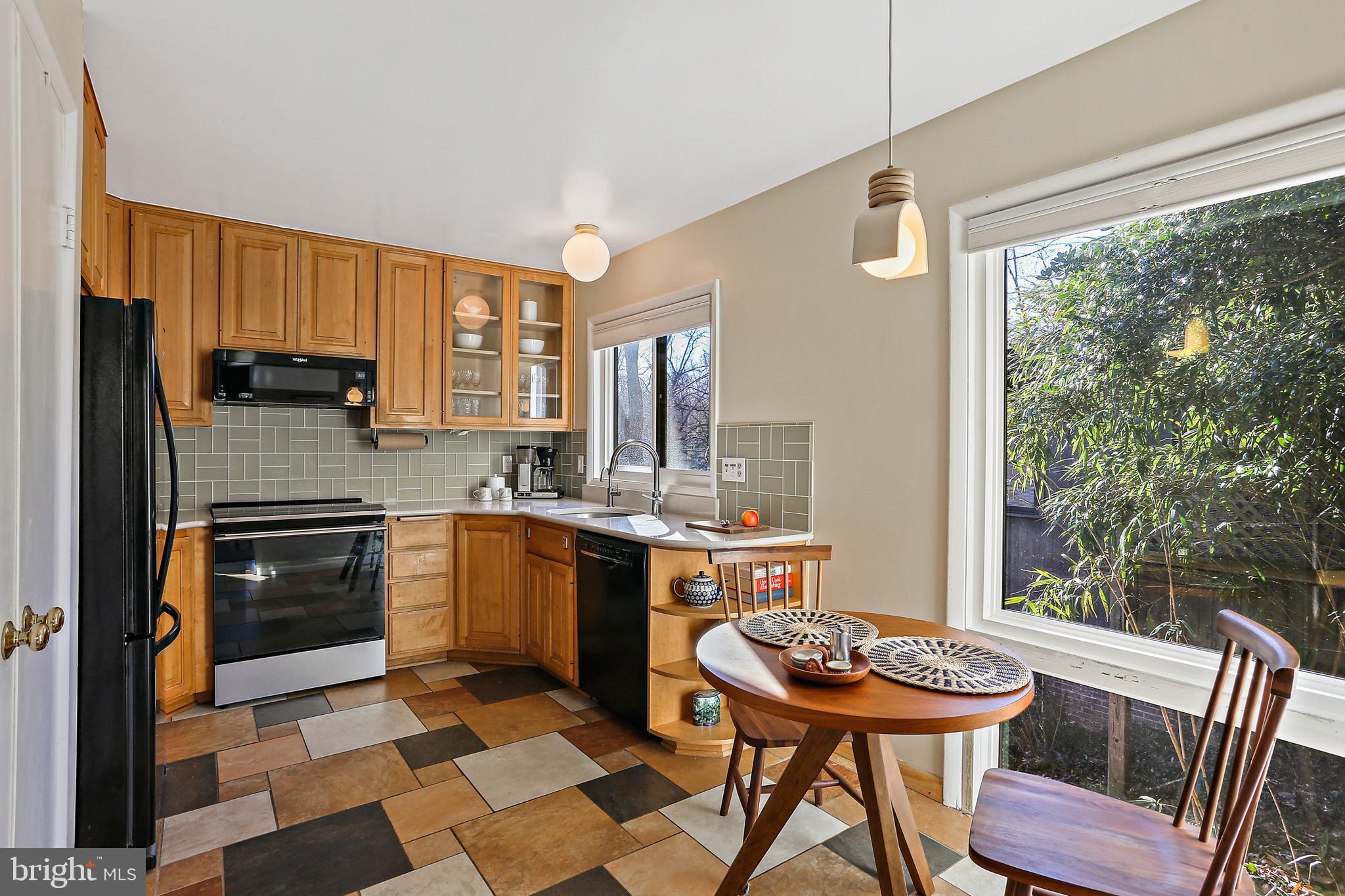 MANOR WOODS - Residential