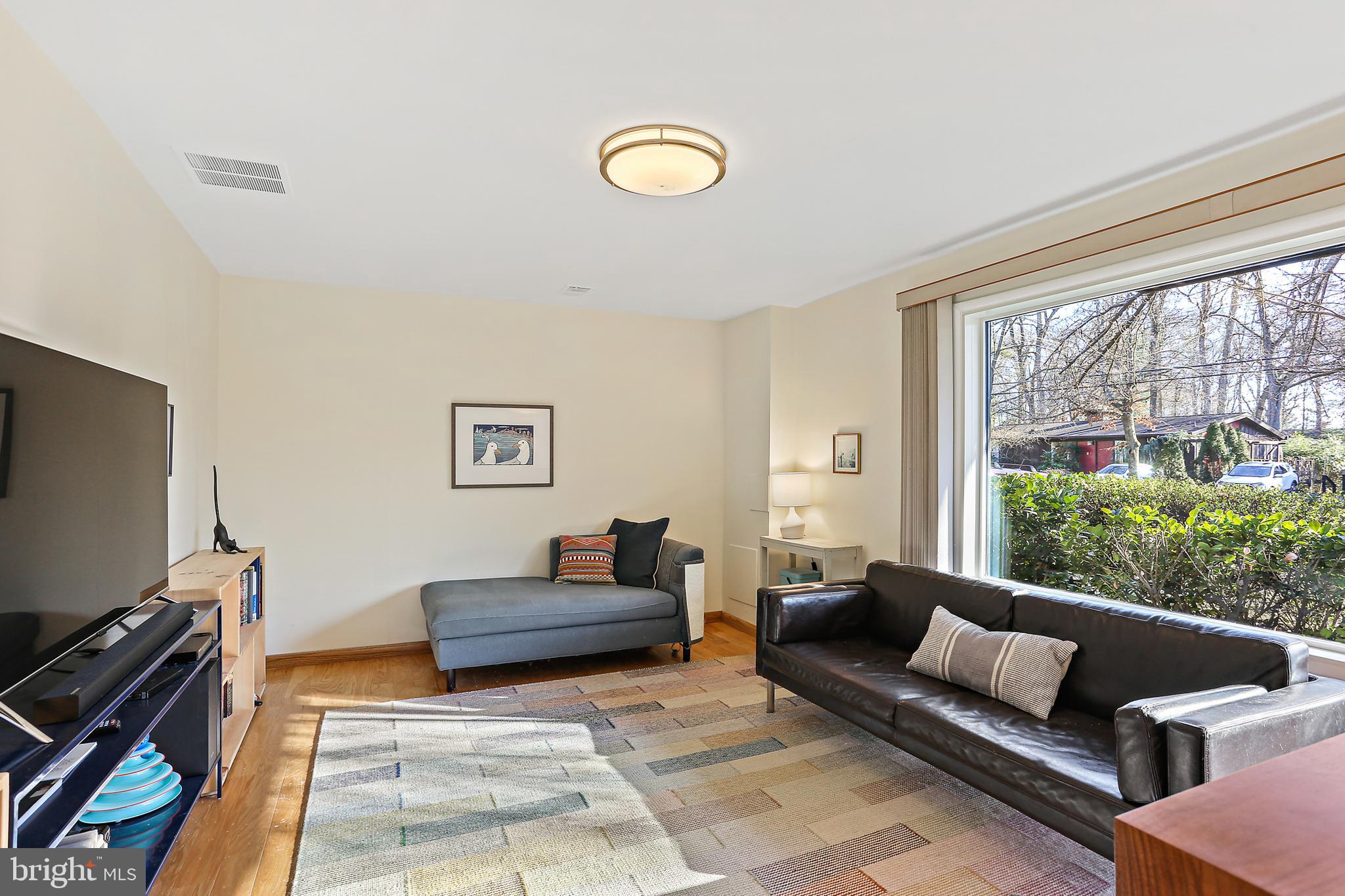 MANOR WOODS - Residential