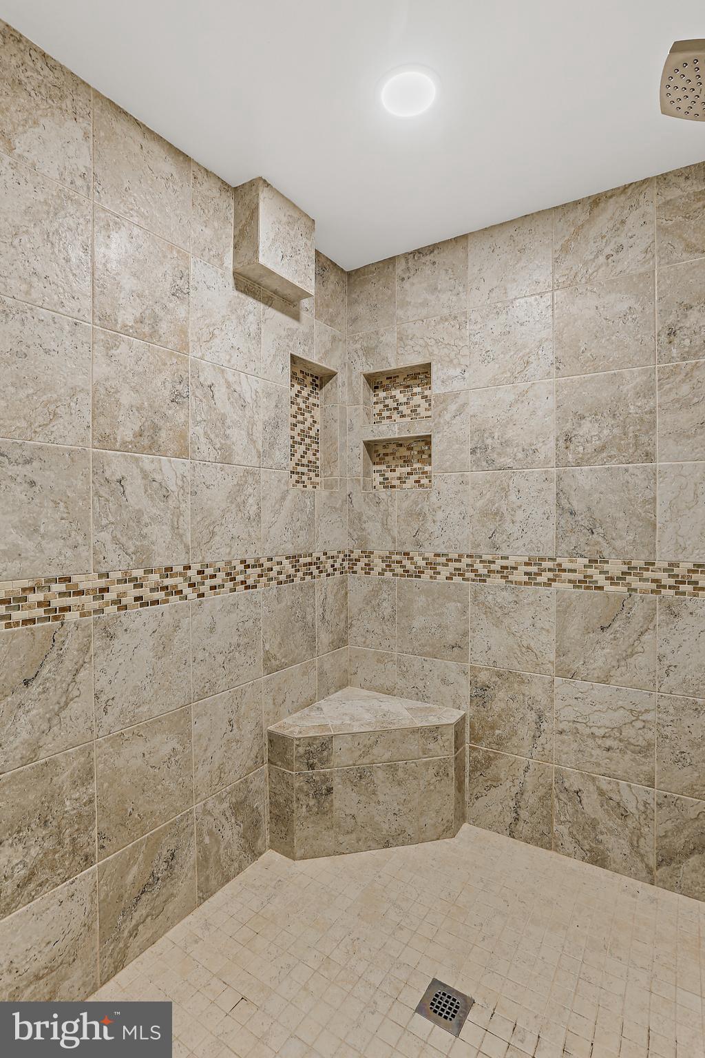 MANOR WOODS - Residential