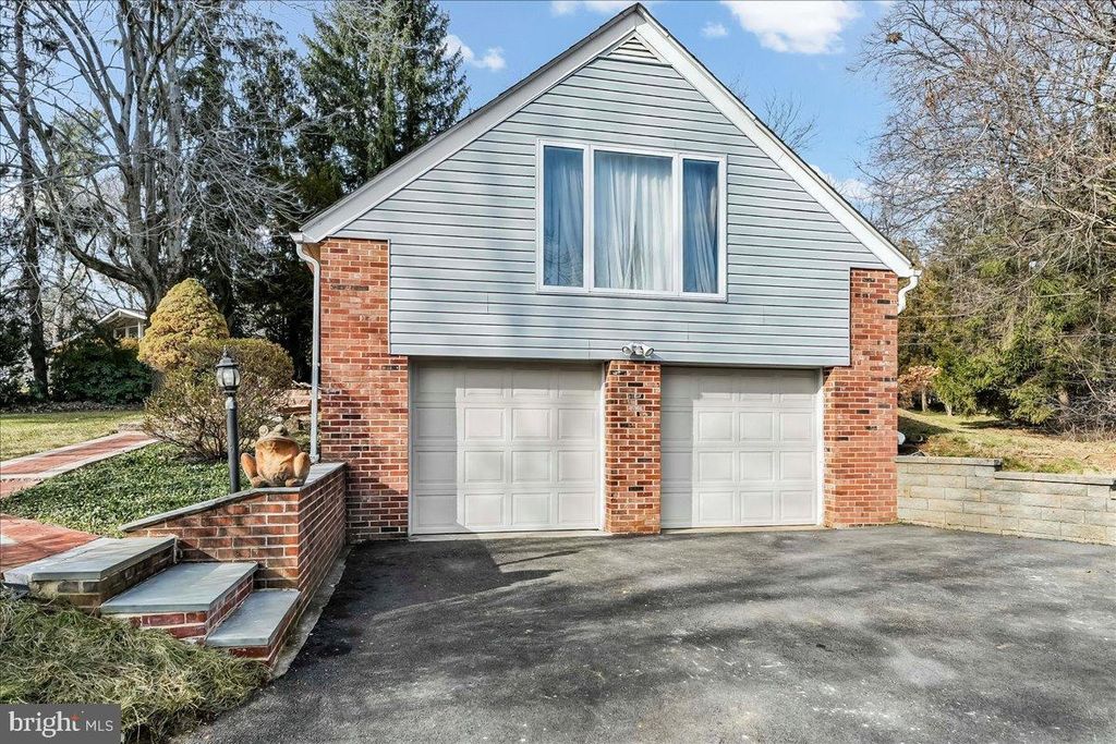 Photo of 3 Man O War Drive, MEDIA, PA 19063 (MLS # PADE2105274)