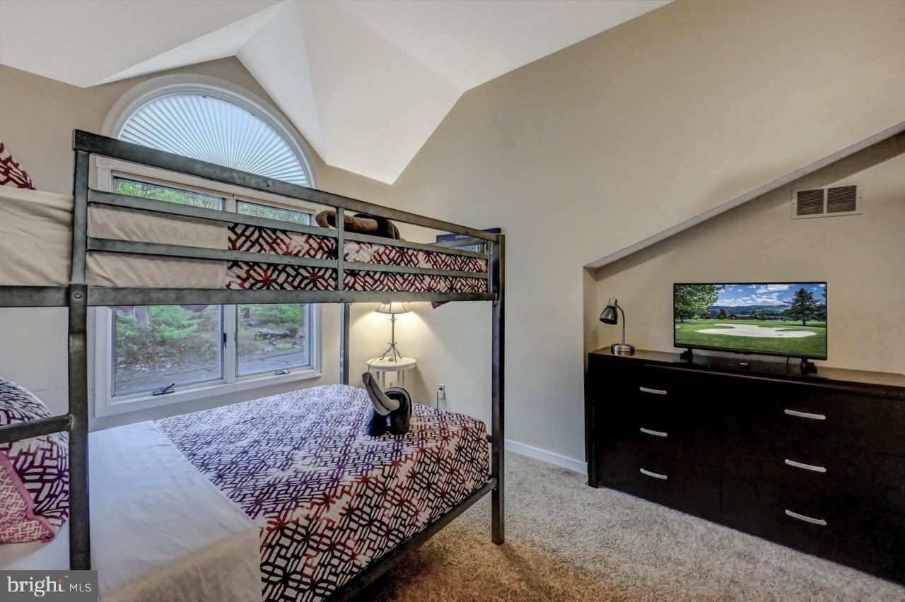 LAURELWOODS - Residential