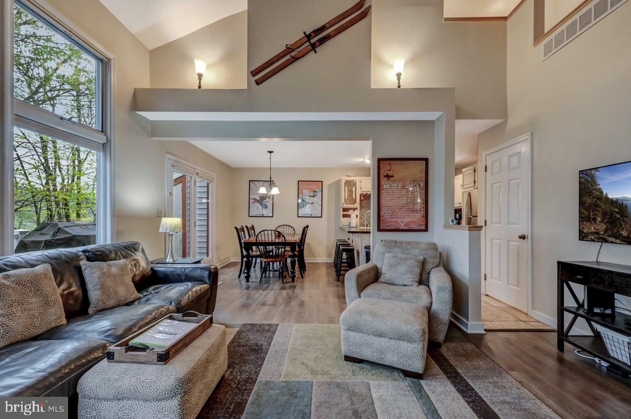 LAURELWOODS - Residential