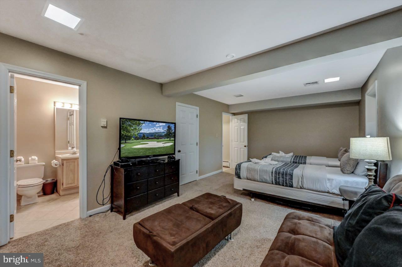 LAURELWOODS - Residential