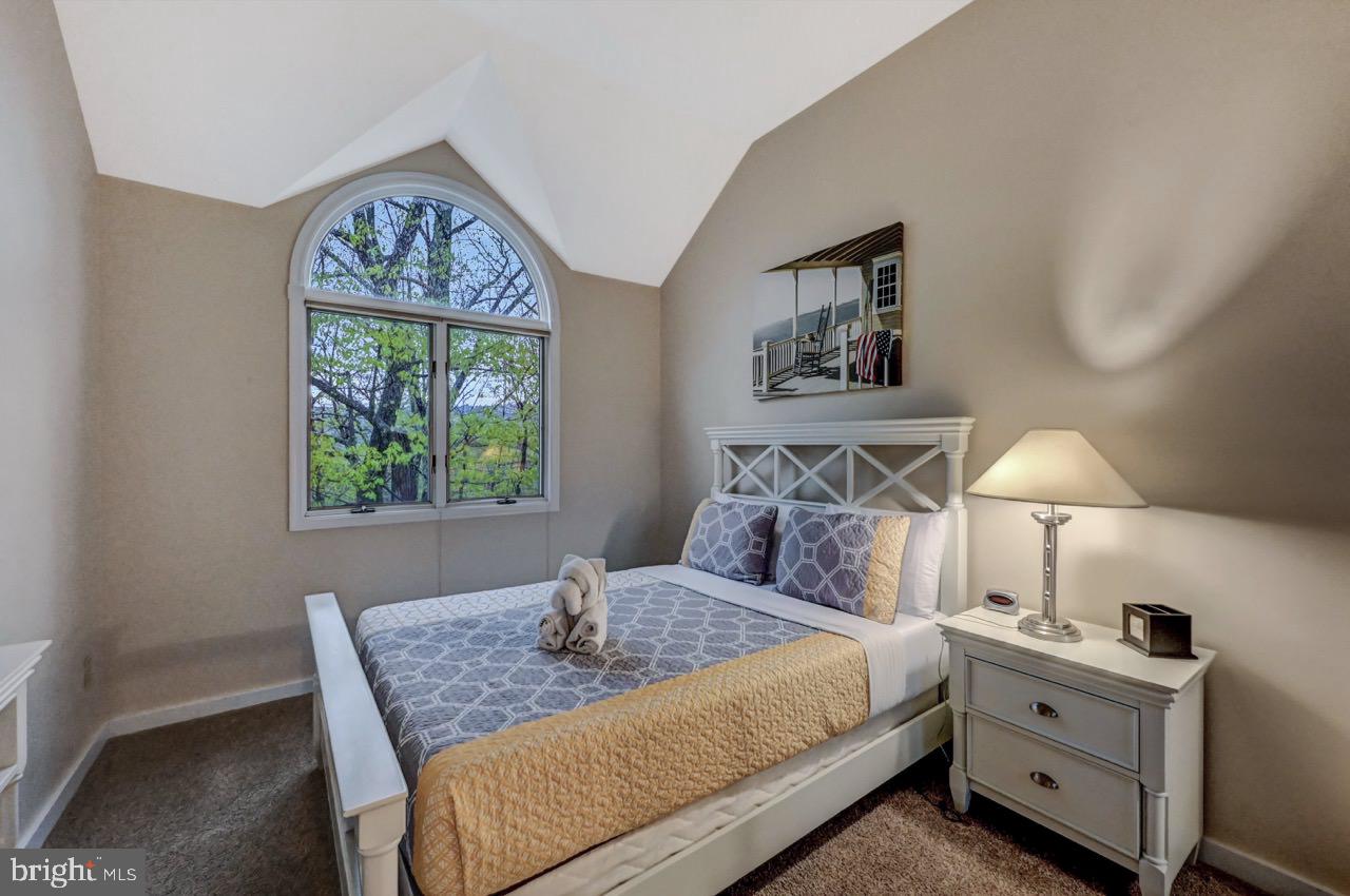 LAURELWOODS - Residential