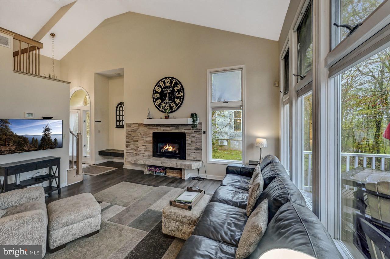 LAURELWOODS - Residential