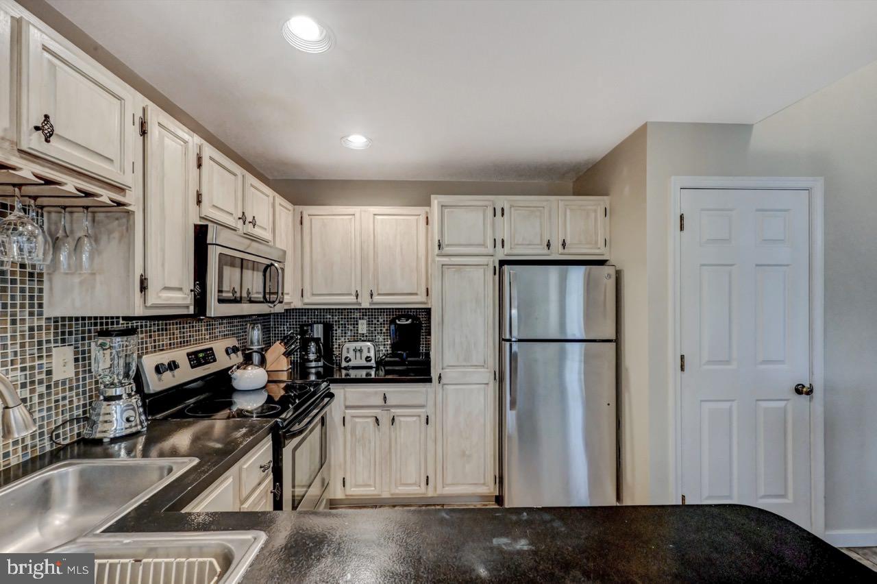 LAURELWOODS - Residential