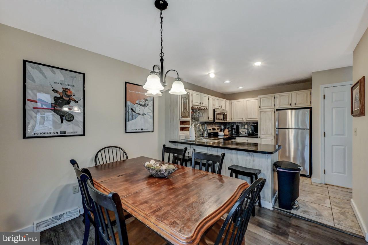 LAURELWOODS - Residential