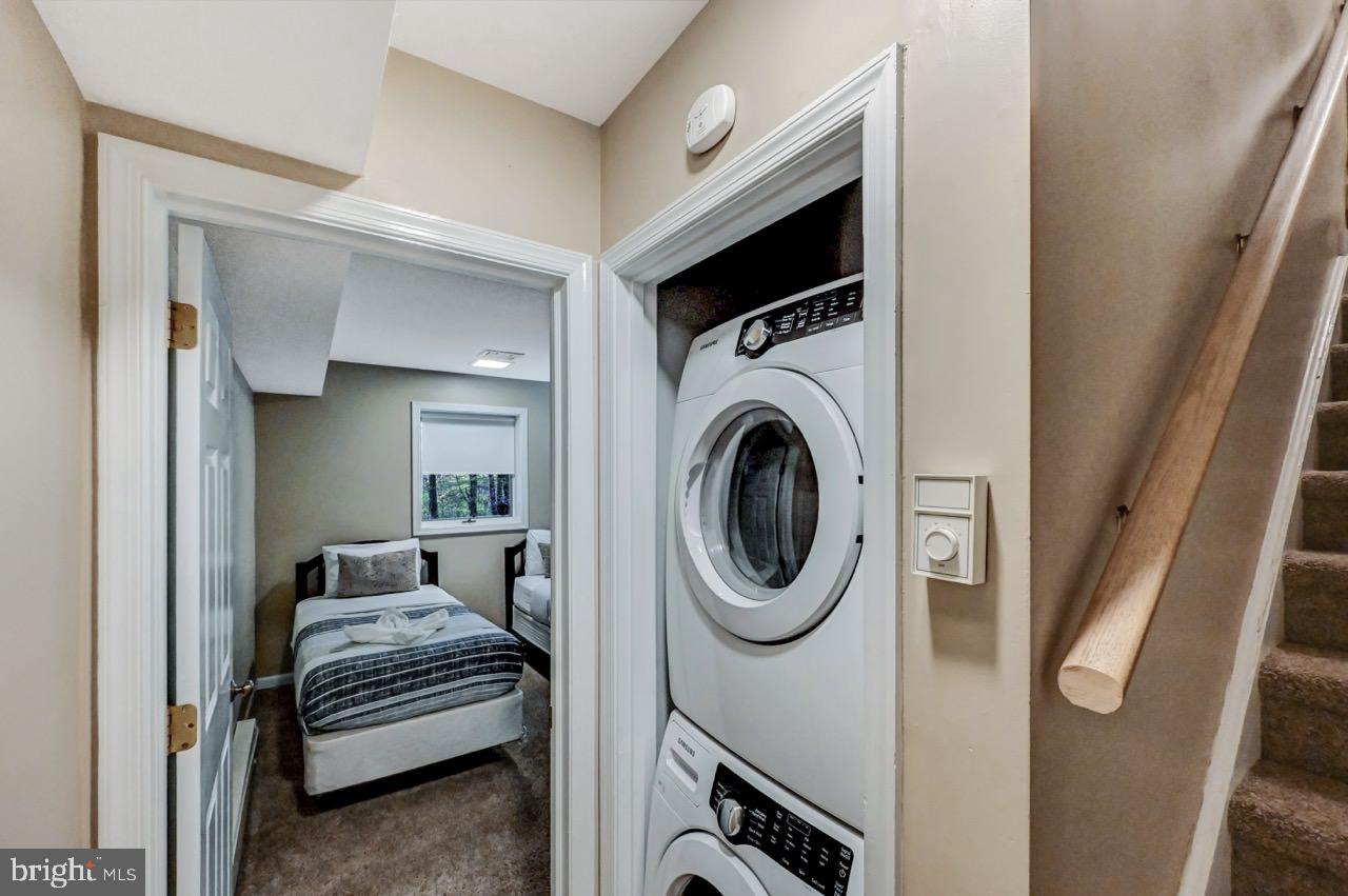 LAURELWOODS - Residential