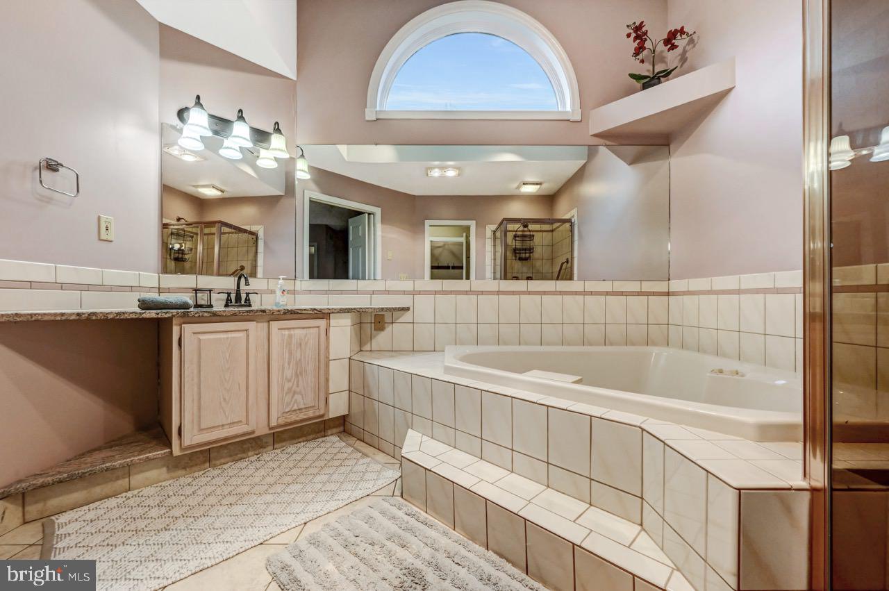 LAURELWOODS - Residential