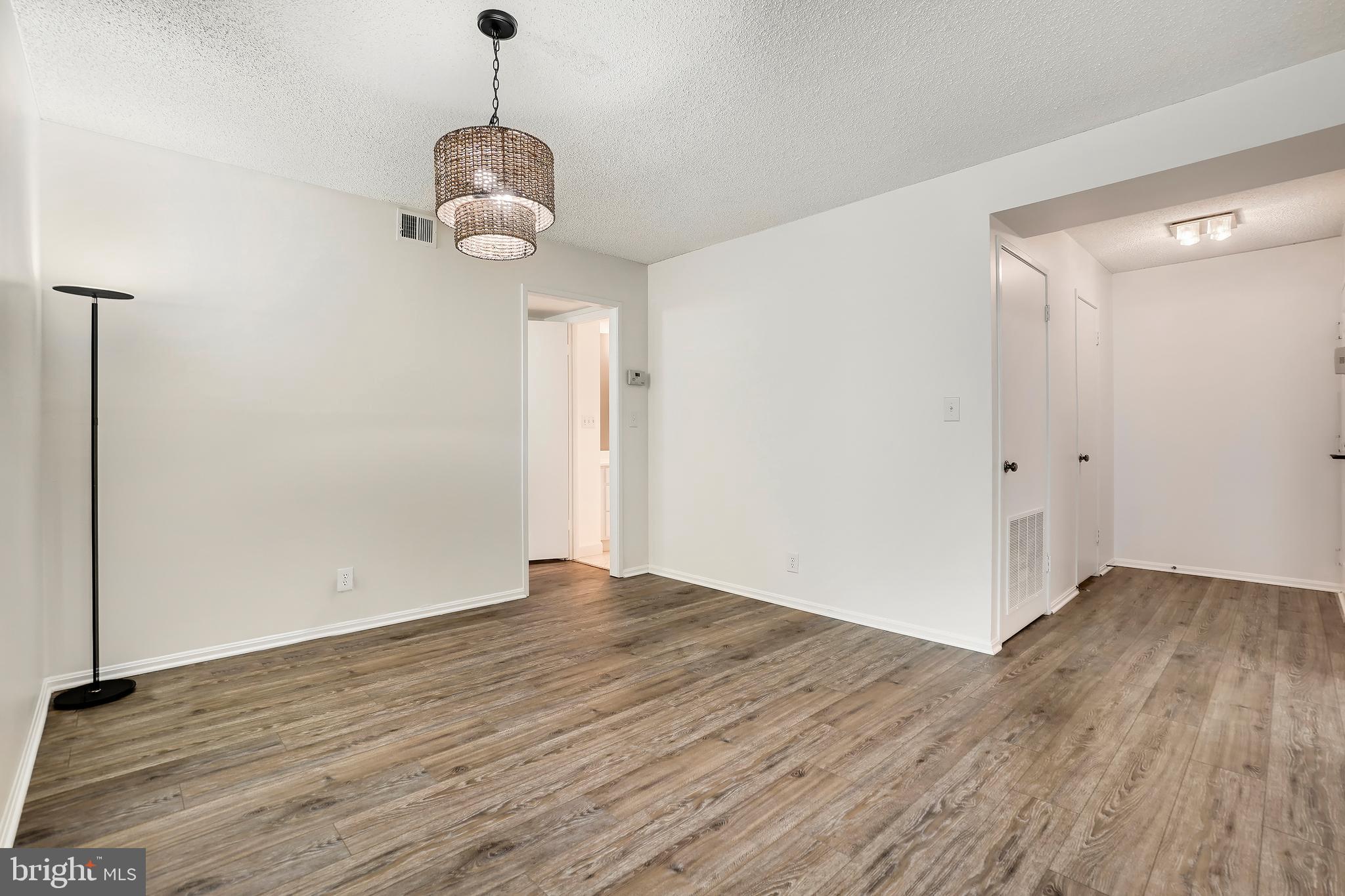 MONTEBELLO - Residential