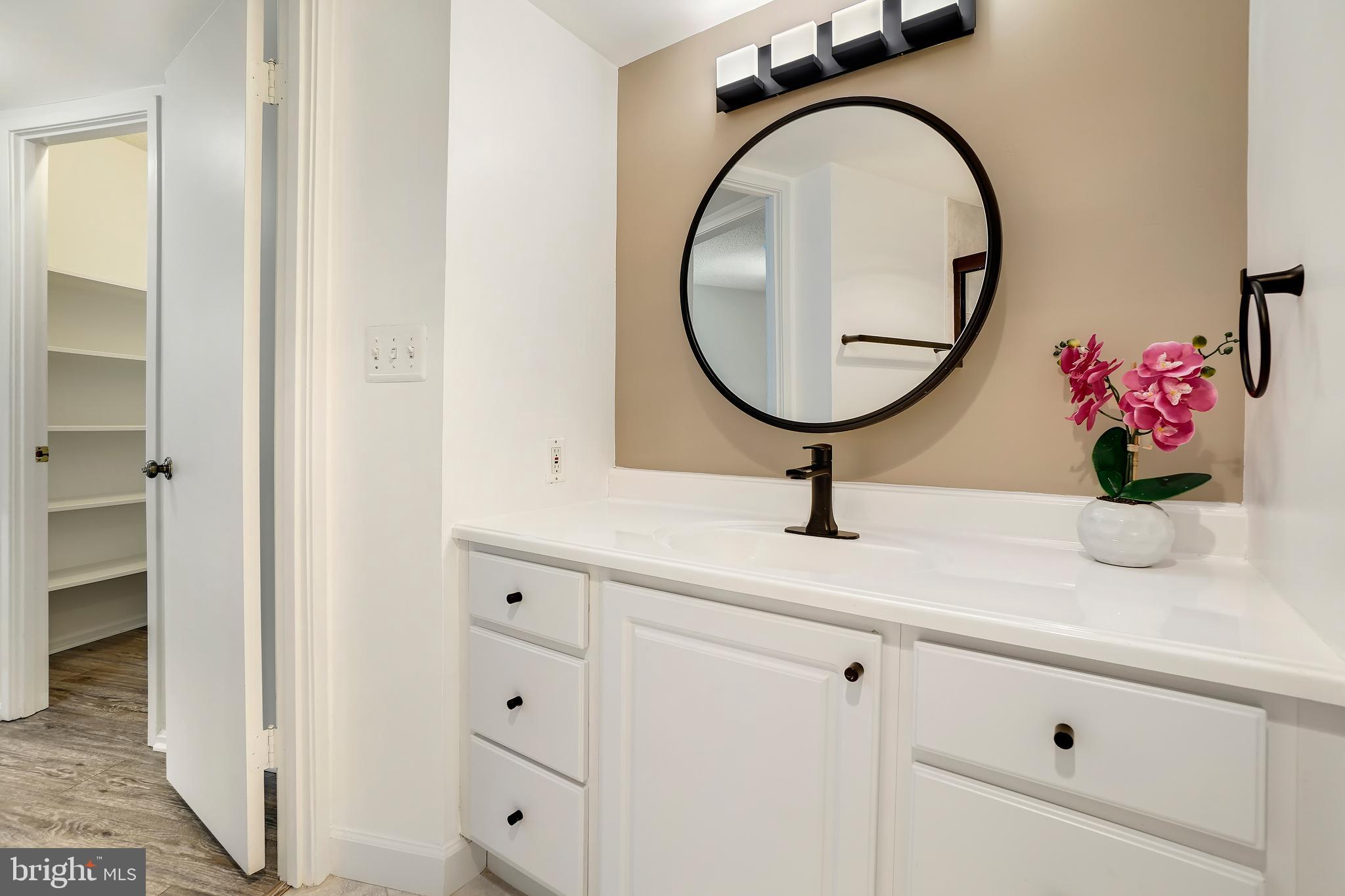 MONTEBELLO - Residential