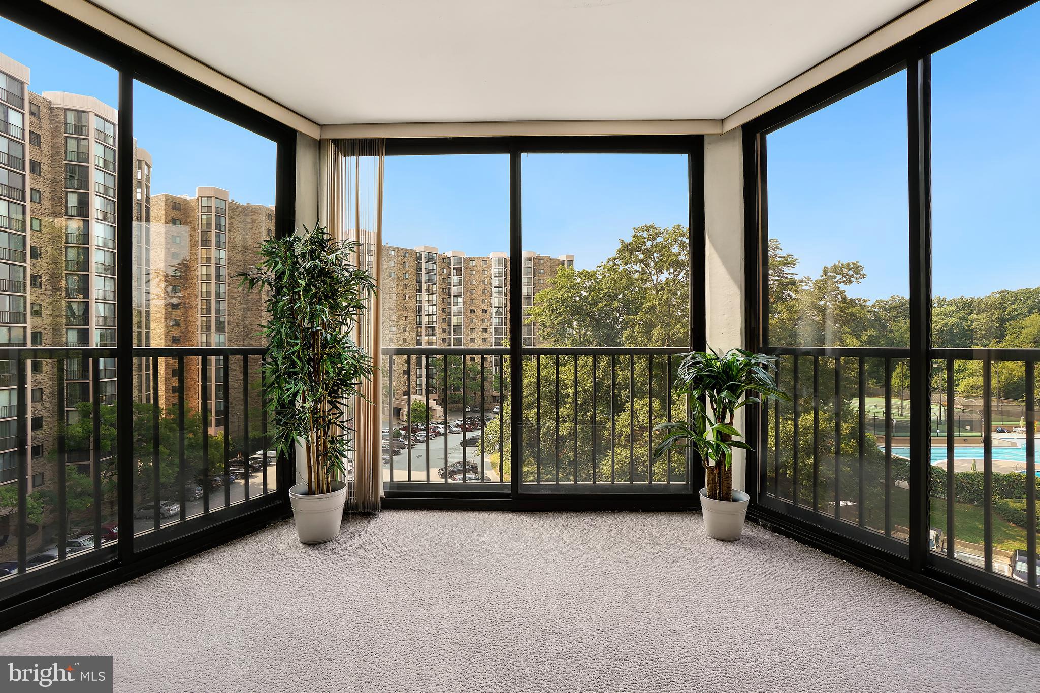 MONTEBELLO - Residential