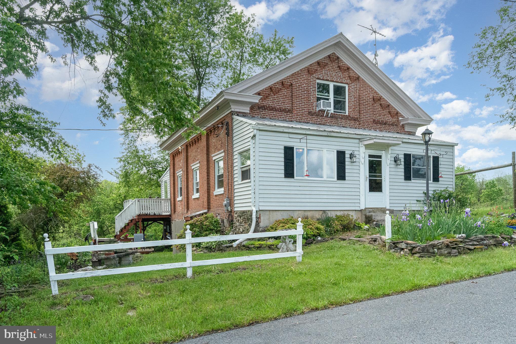 990 TOWN HILL ROAD