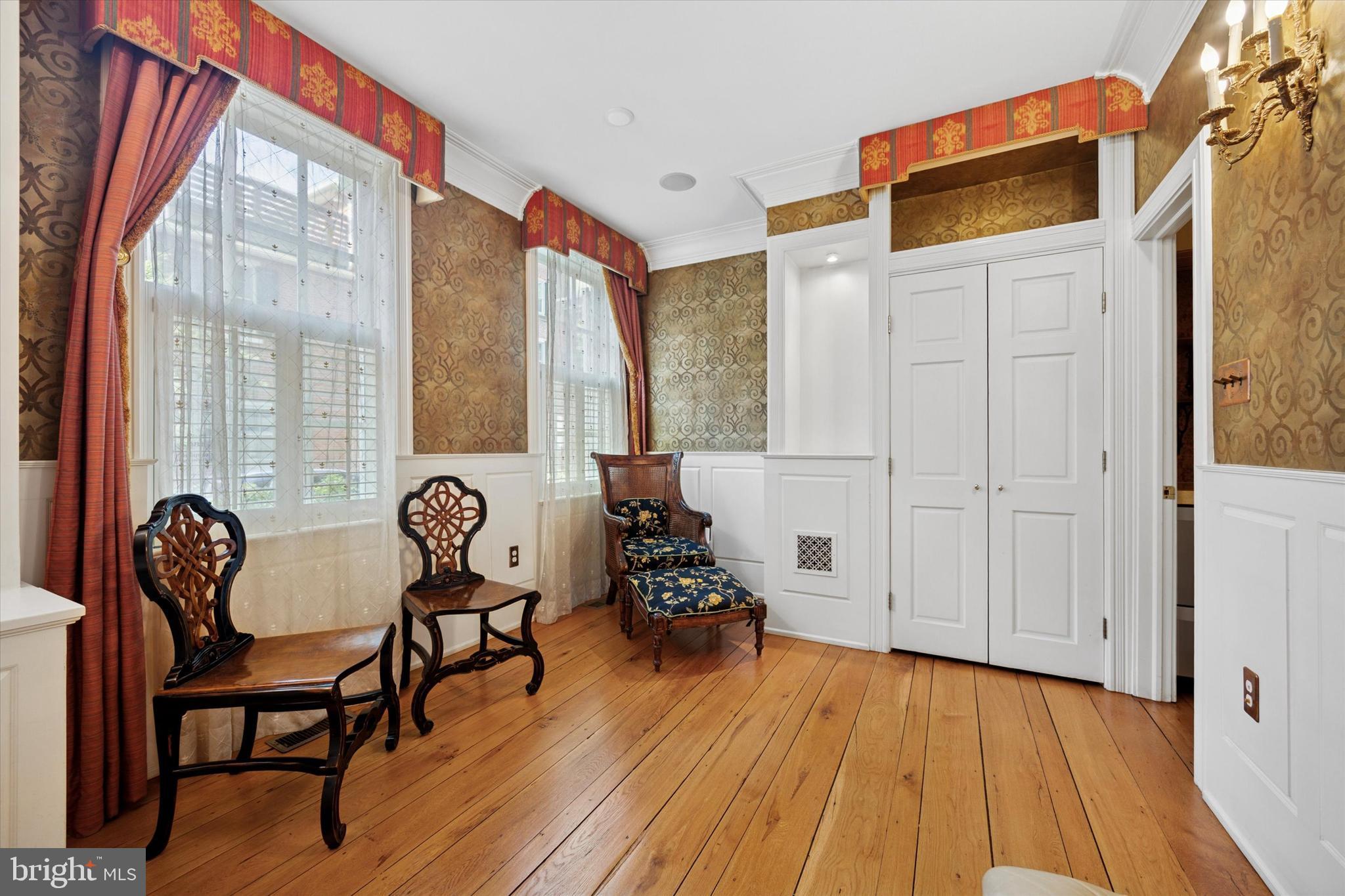 SOCIETY HILL - Residential Lease