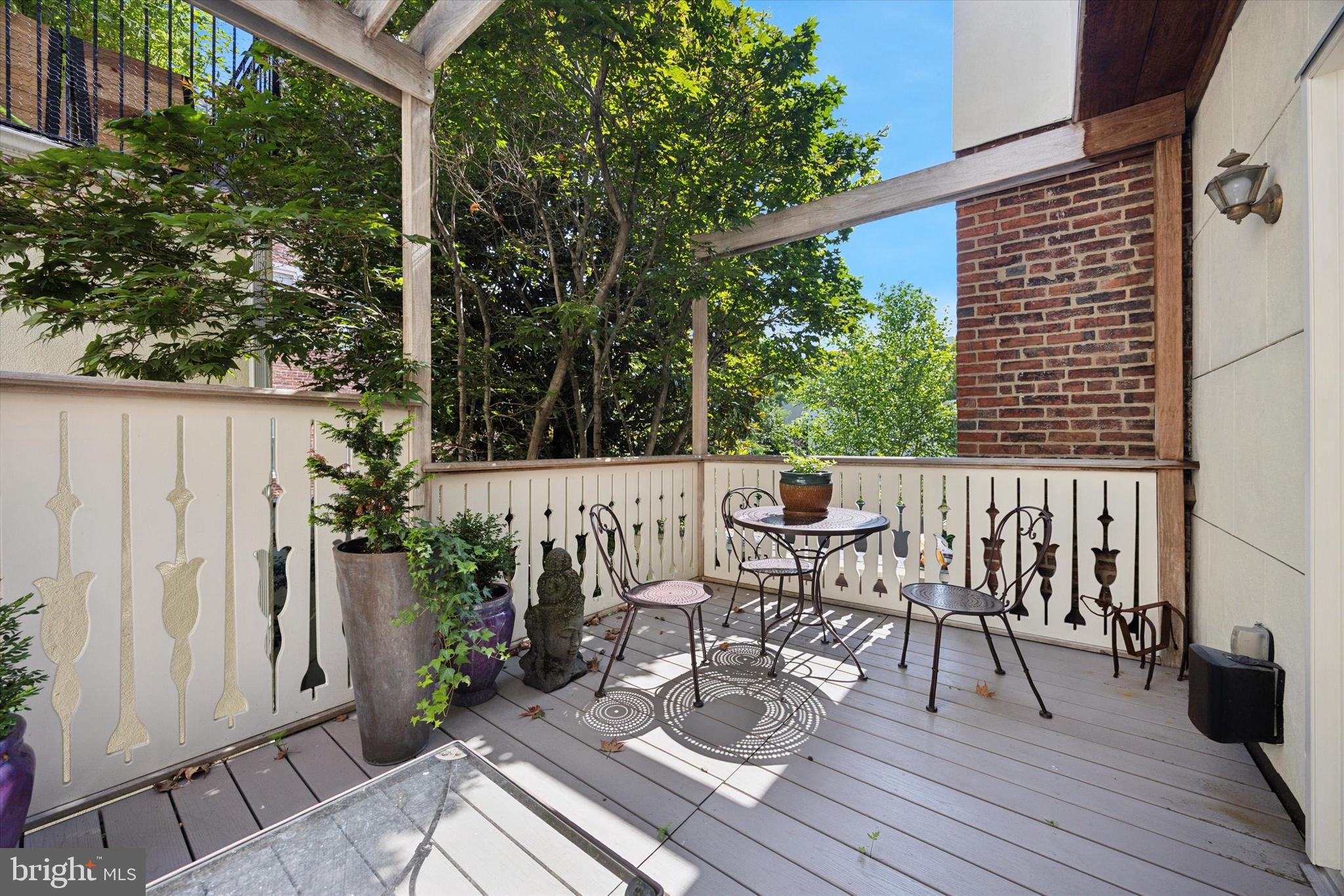 SOCIETY HILL - Residential Lease