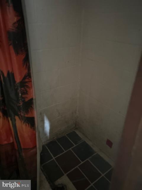 CRESAPTOWN - Residential