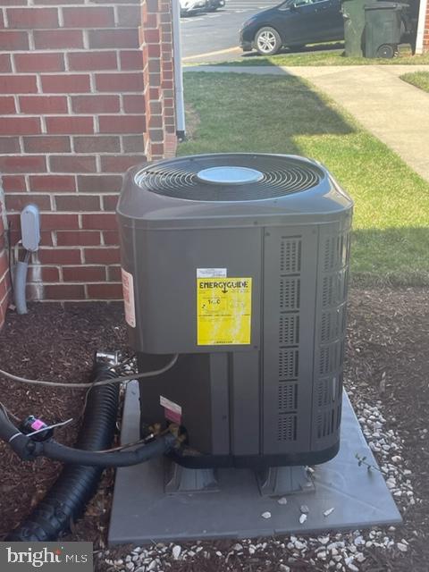 WINDSOR CROSSING - Residential