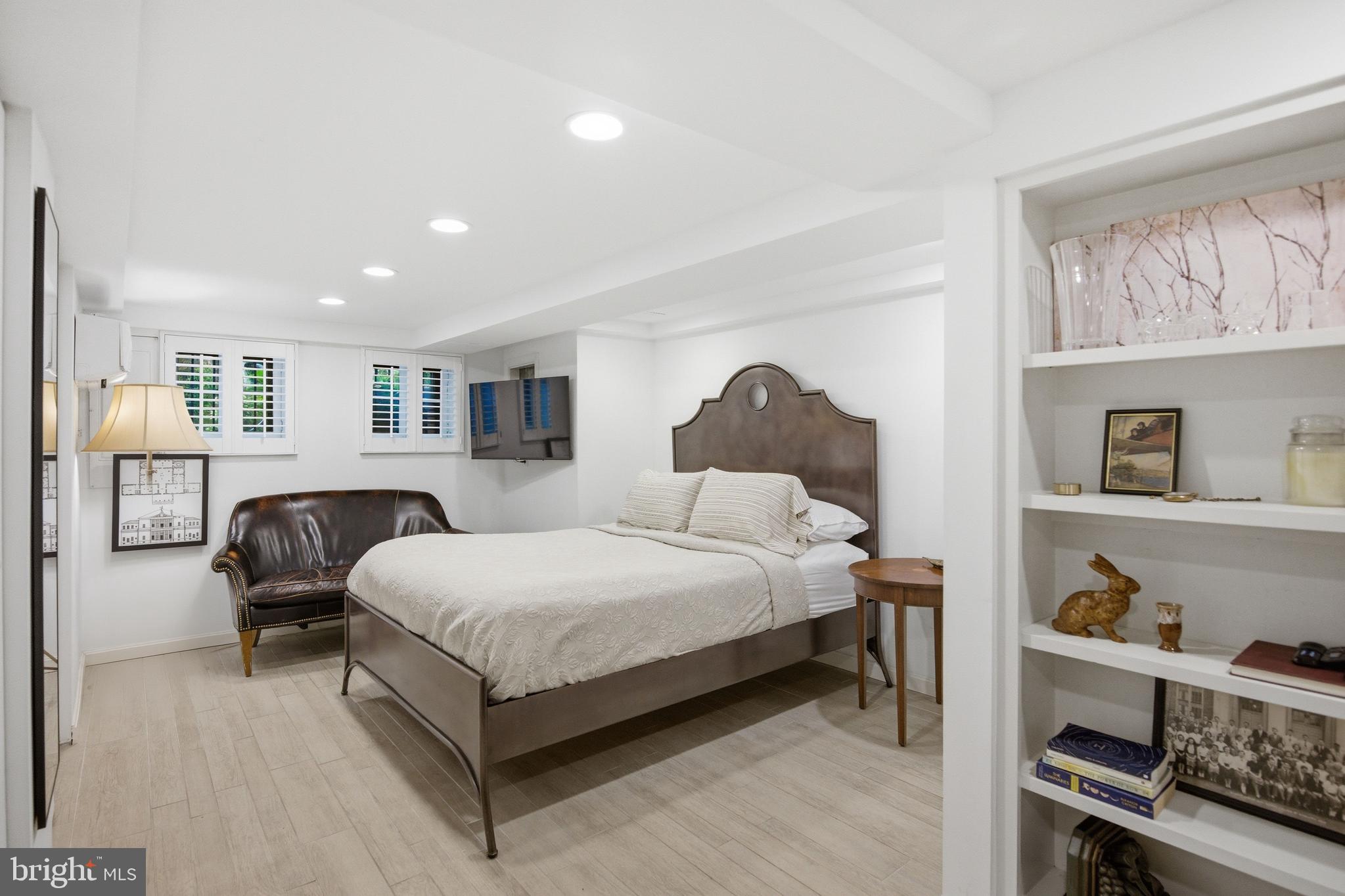 GEORGETOWN - Residential