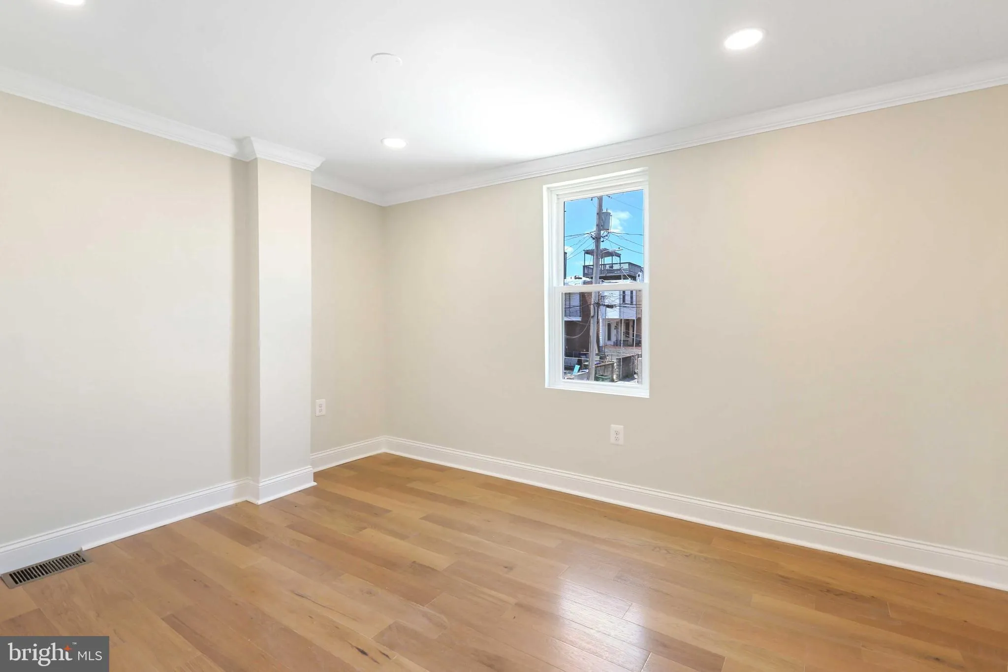 Baltimore, Maryland 21224, United States, 3 Bedrooms Bedrooms, ,3 BathroomsBathrooms,Residential,Active,85773