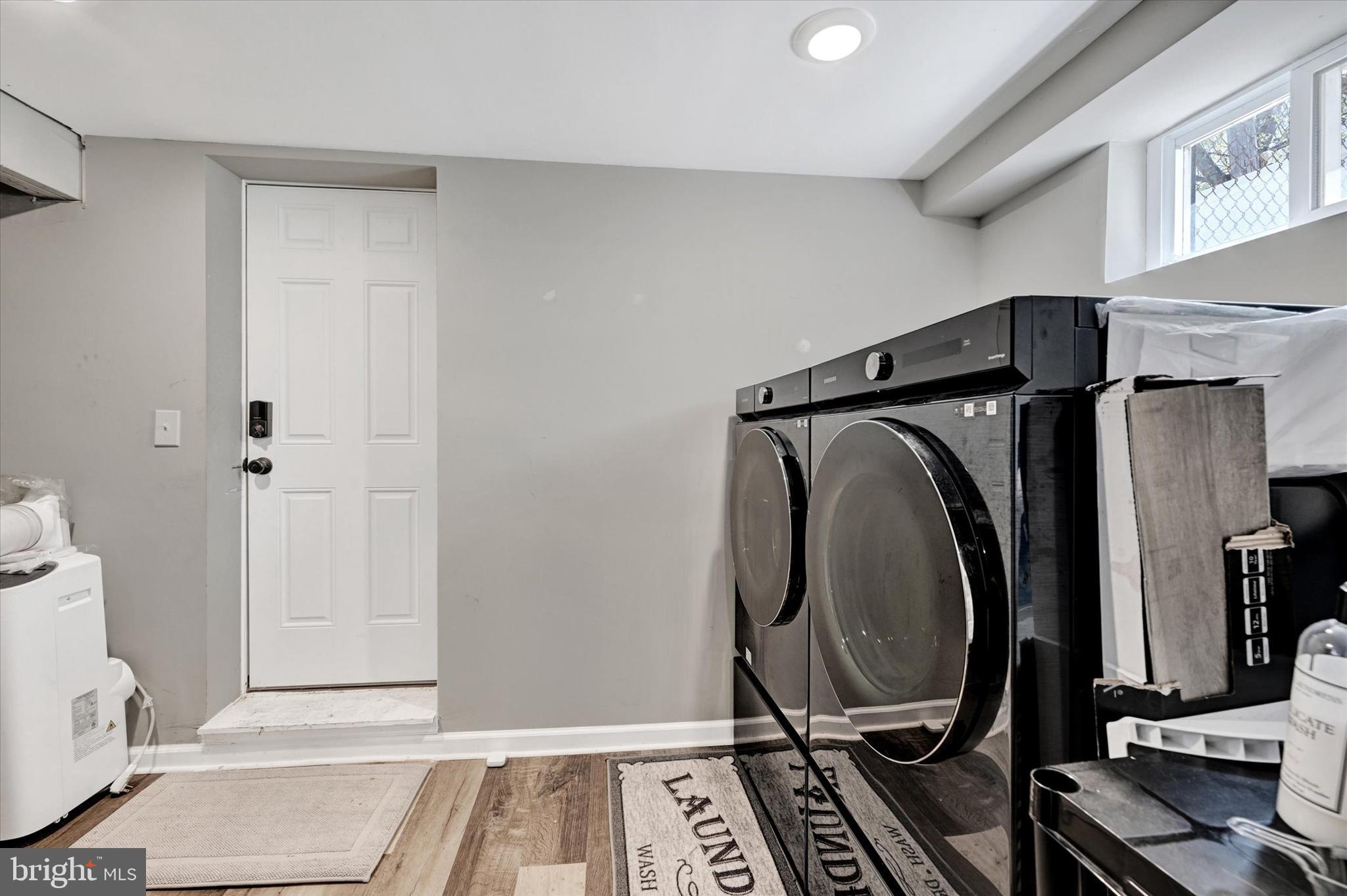 LAURAVILLE HISTORIC DISTRICT - Residential