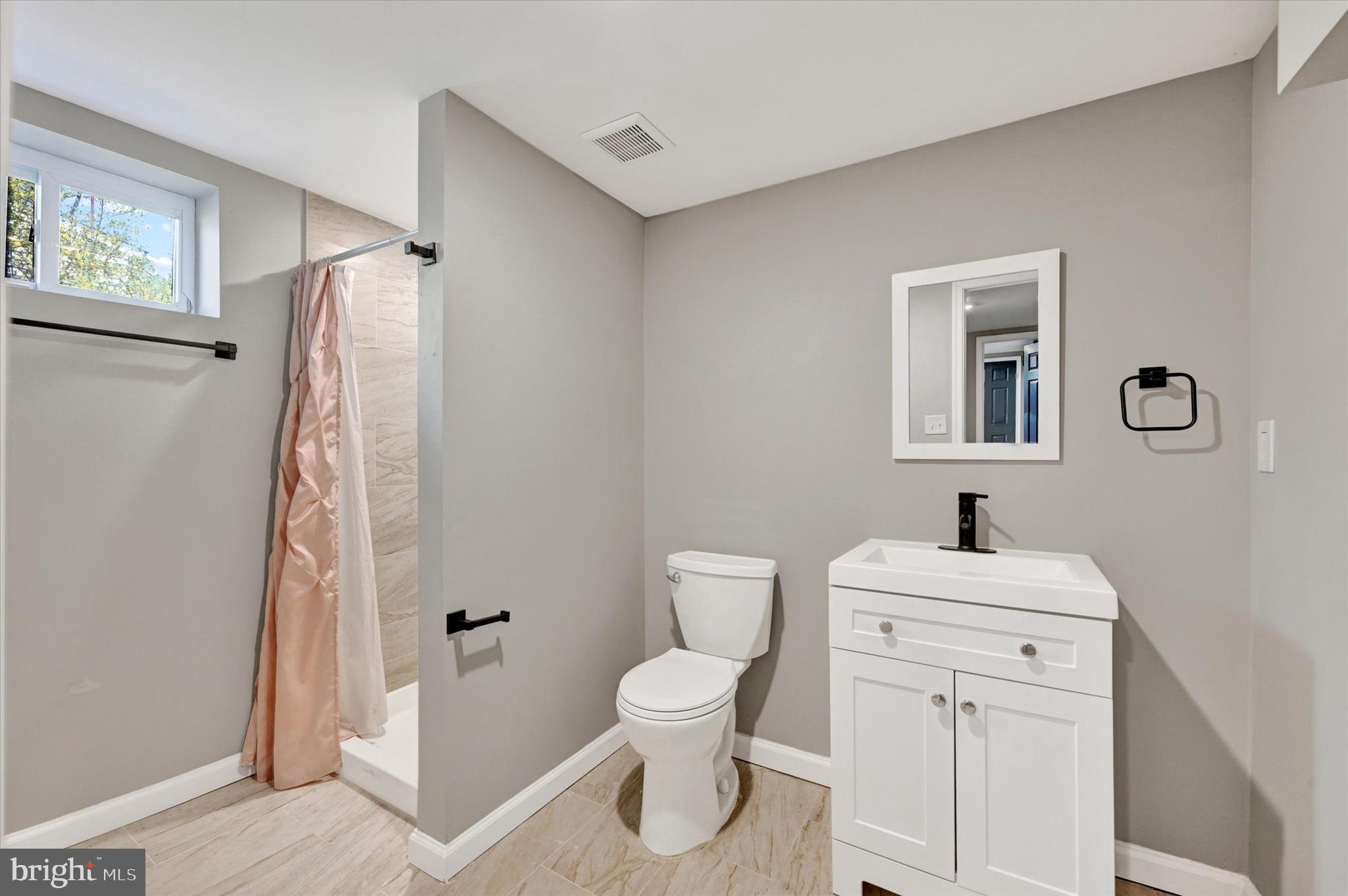 LAURAVILLE HISTORIC DISTRICT - Residential