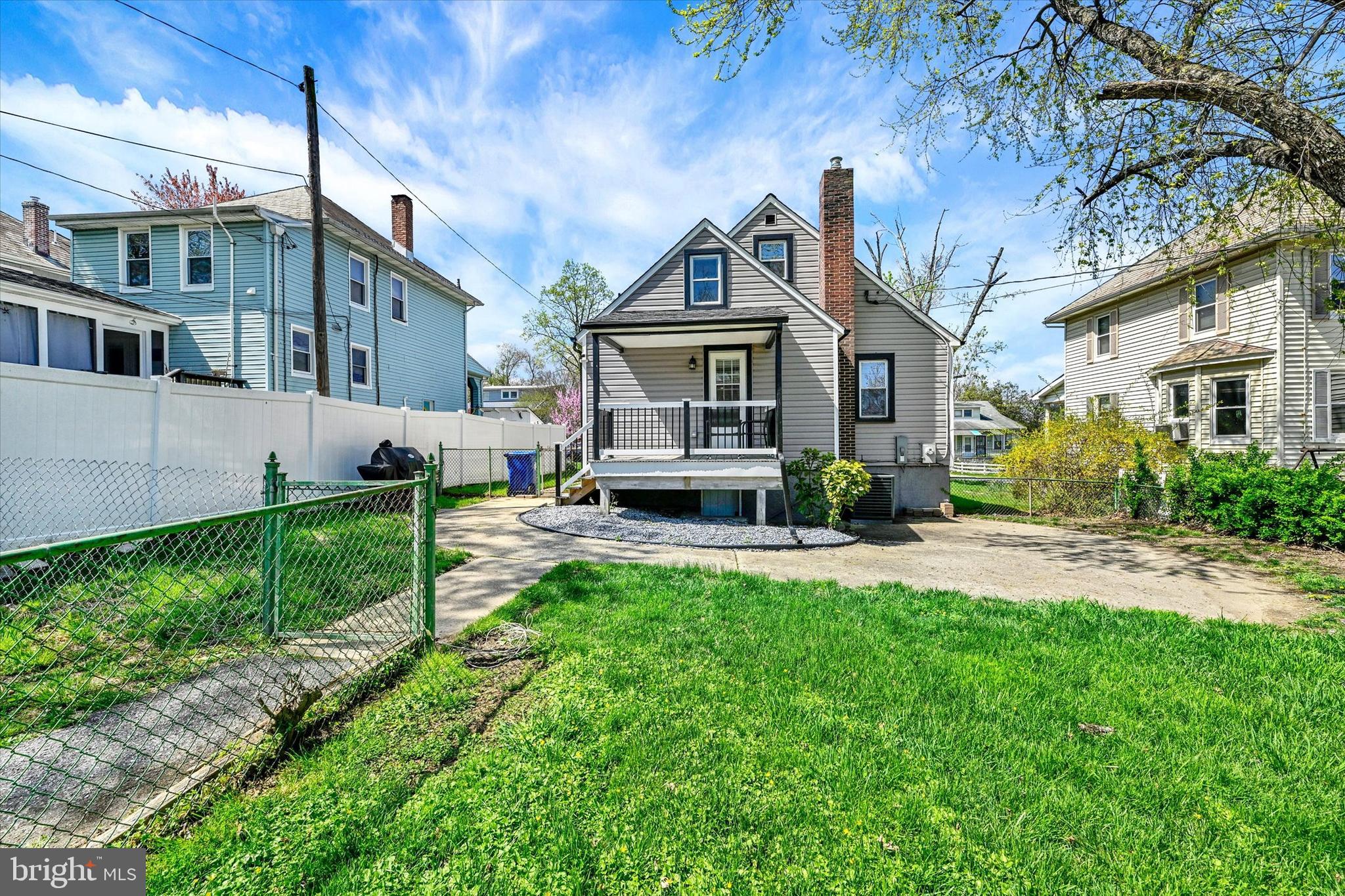 LAURAVILLE HISTORIC DISTRICT - Residential