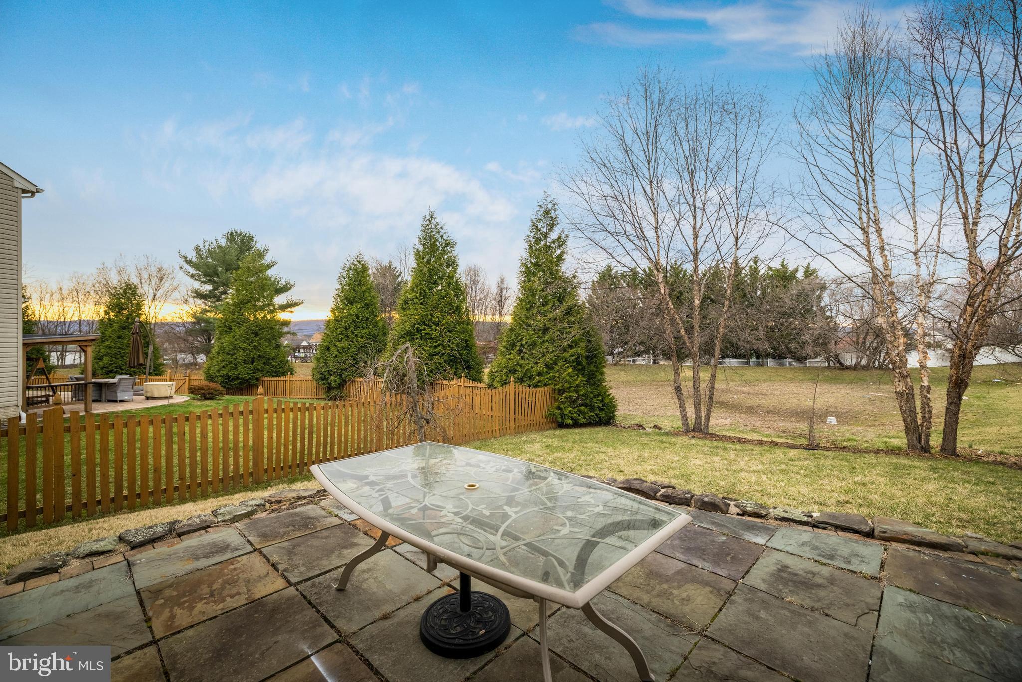 NEW TOWN MEADOWS - Residential Lease